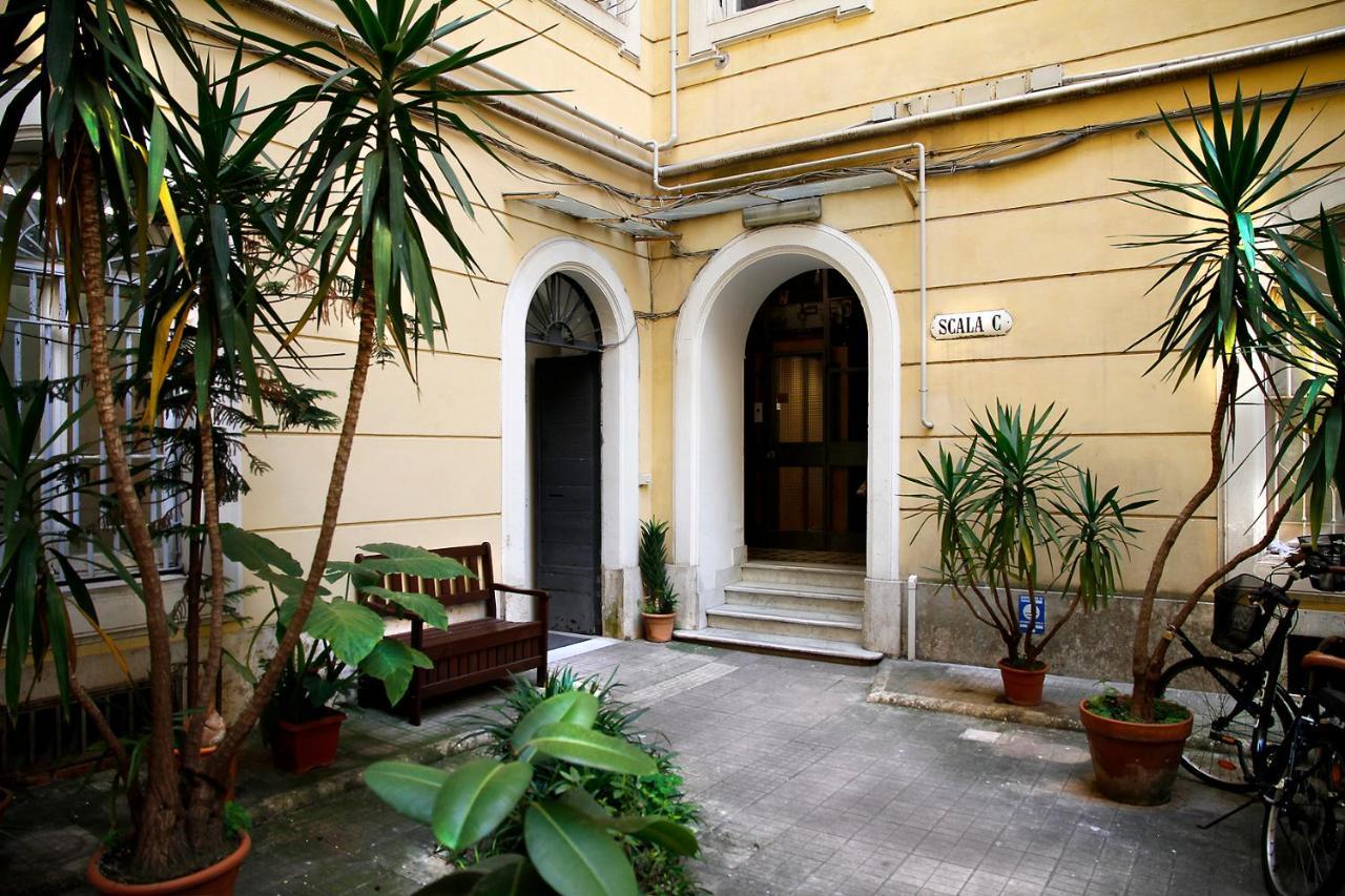 Deluxe Room (2 Adults + 1 Child)