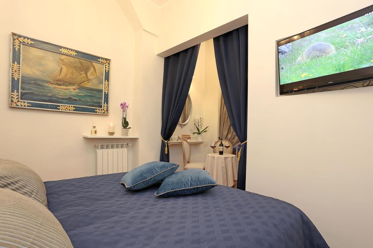 Deluxe Suite with Spa Bath