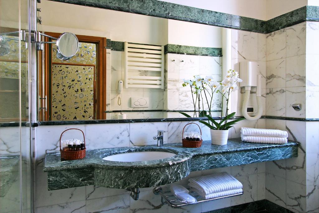 Standard Triple Room,1279556305:JPEG