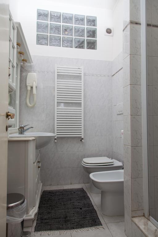 Room with Private External Bathroom