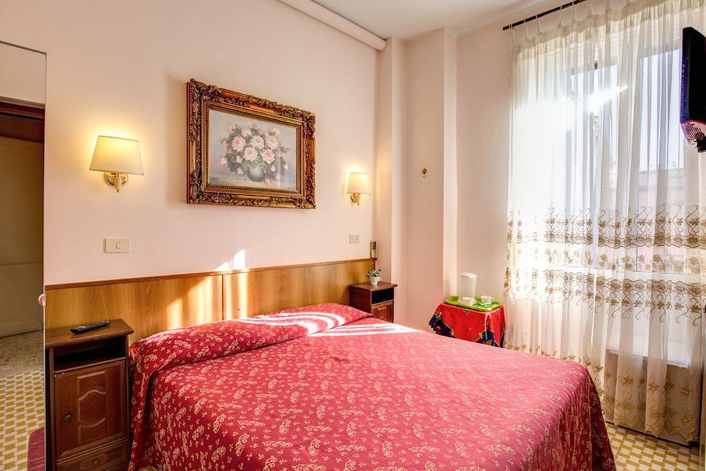 Single Room,118955140:JPEG