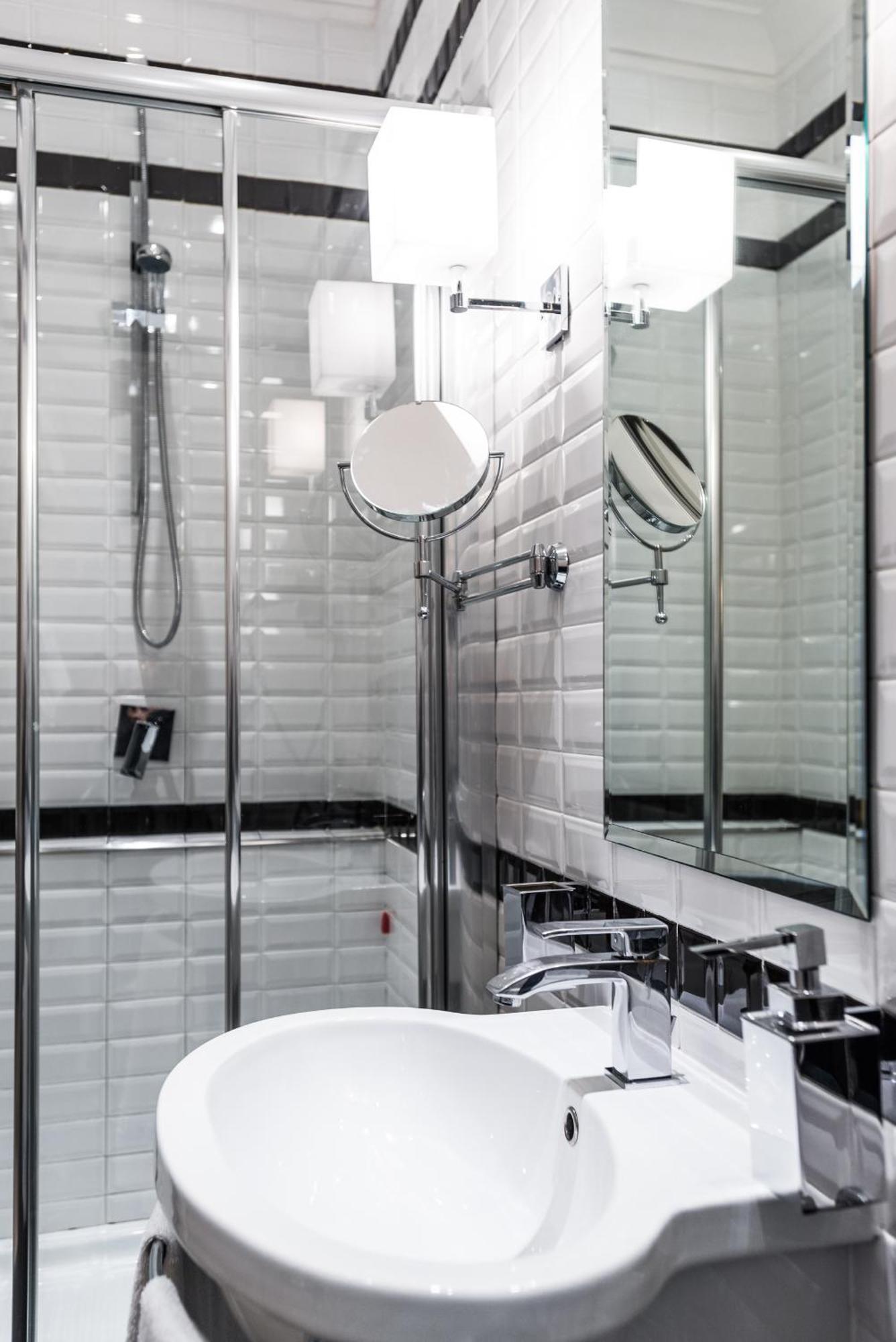 Double Room,1209555829:JPEG