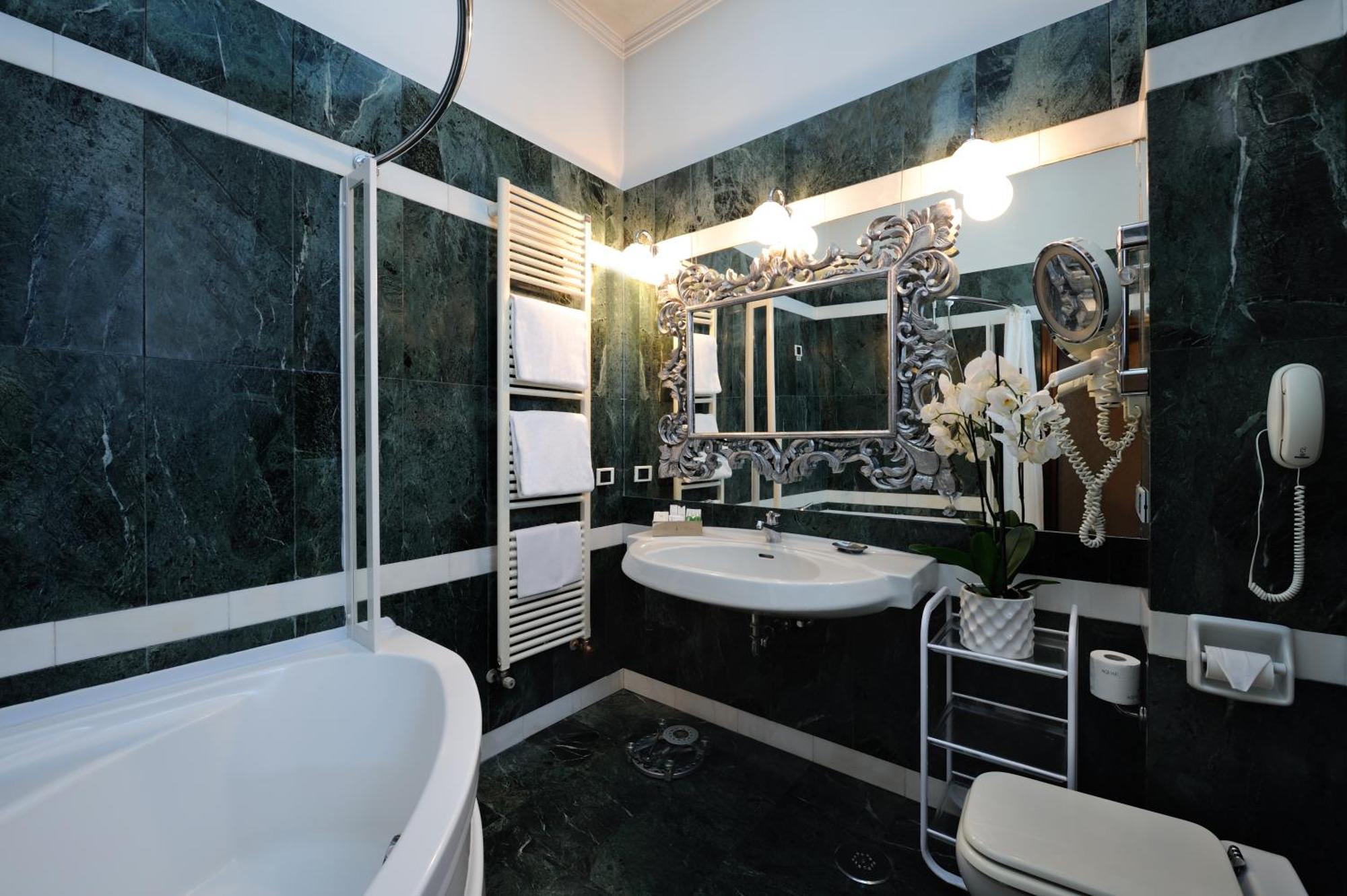 Junior Suite,1592044457:JPEG