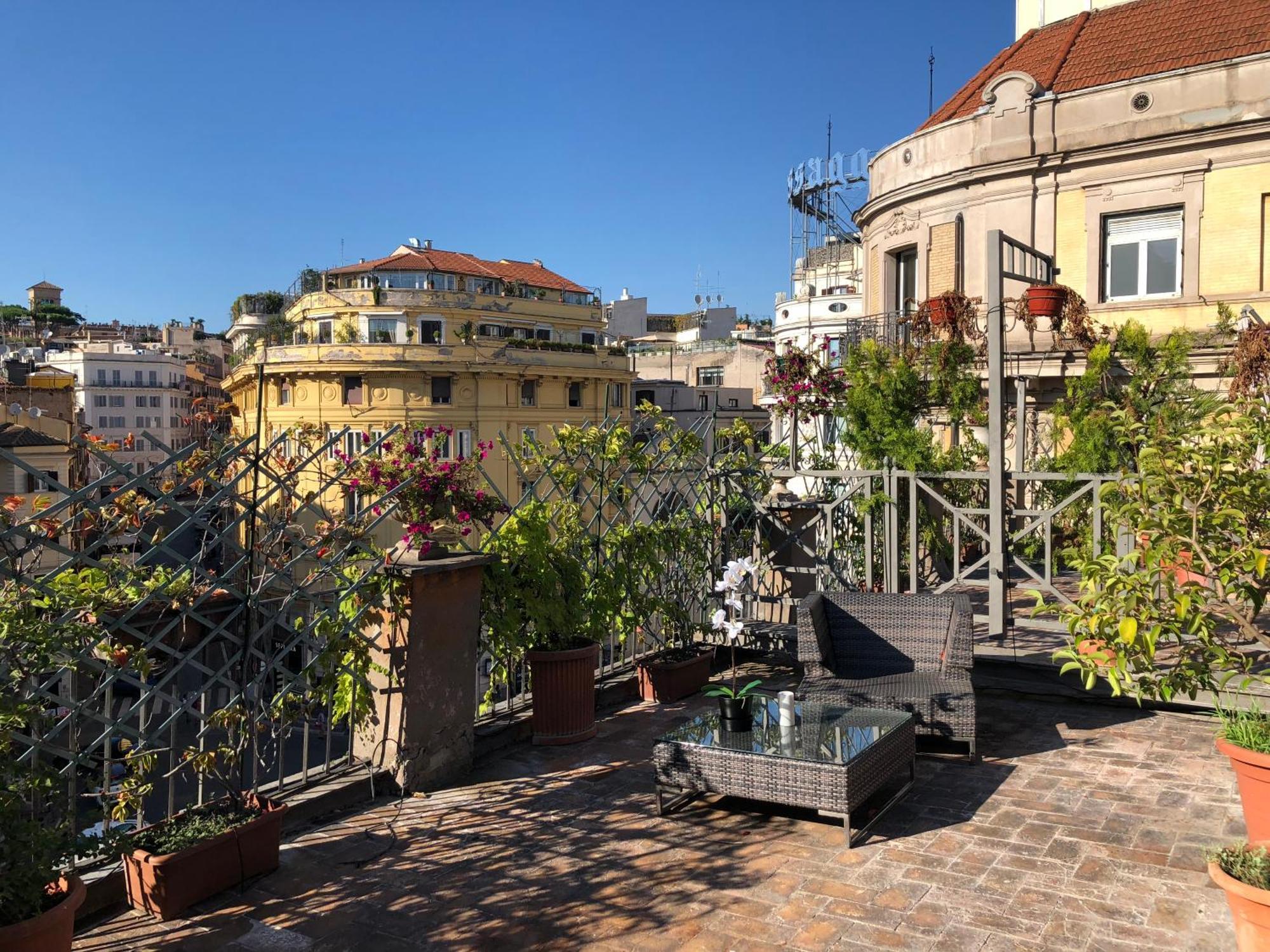 Two-Bedroom Apartment Terrace Annex