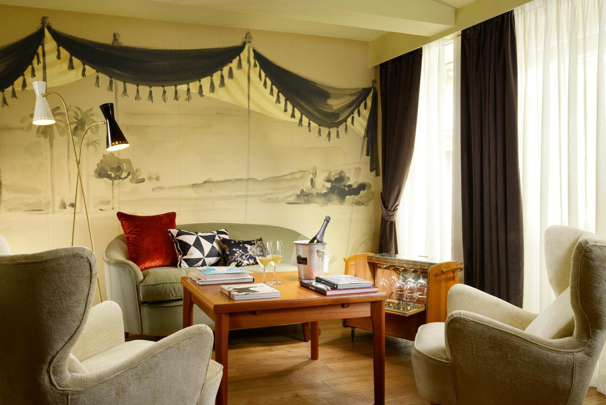 Deluxe Suite