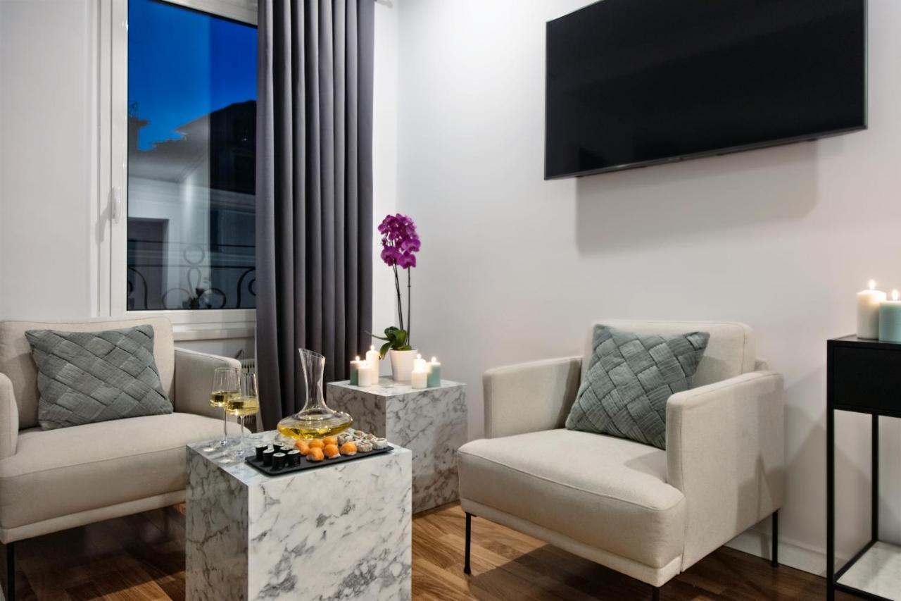 Deluxe King Suite View
