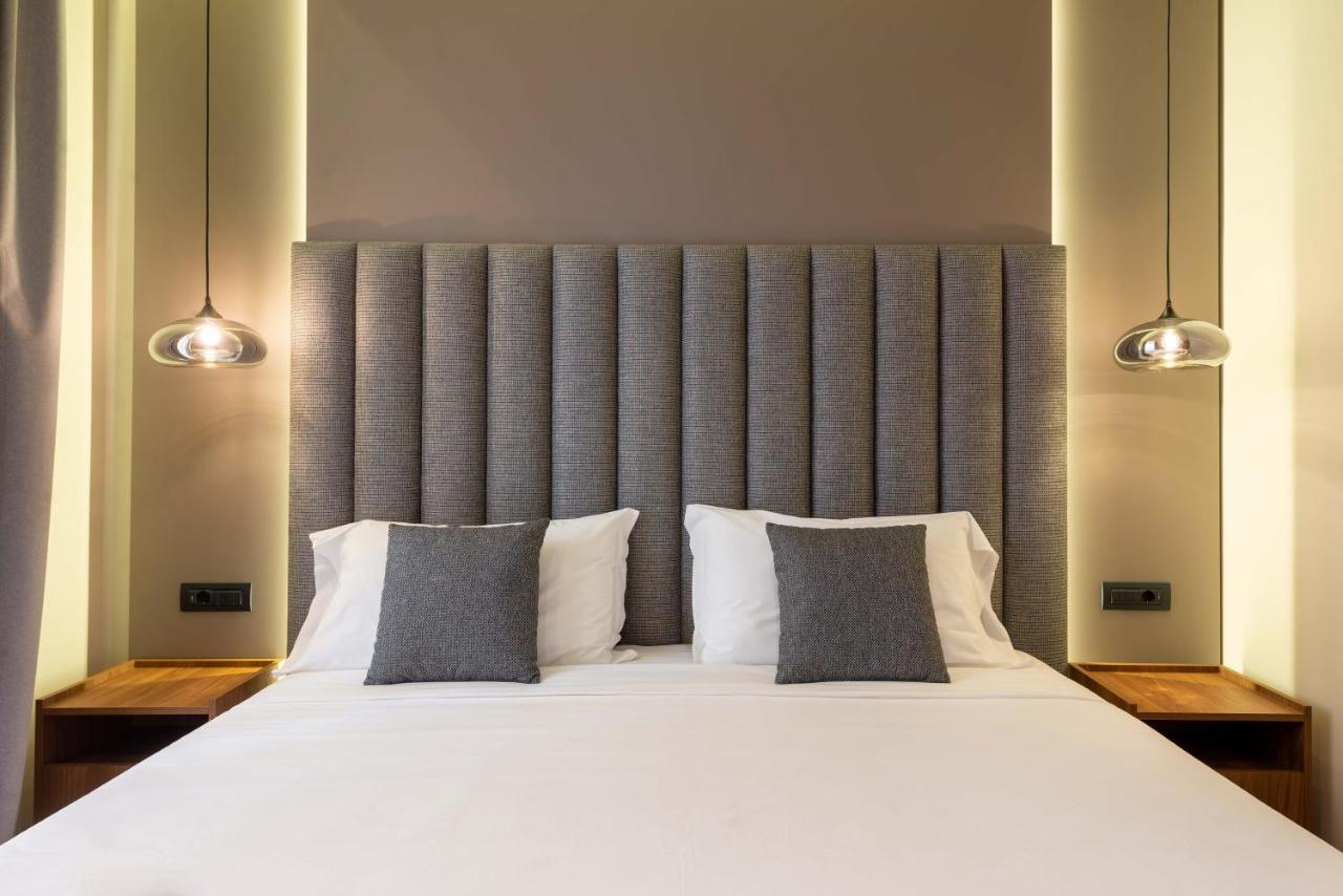 Deluxe Double Room with Bath,1269558883:JPEG