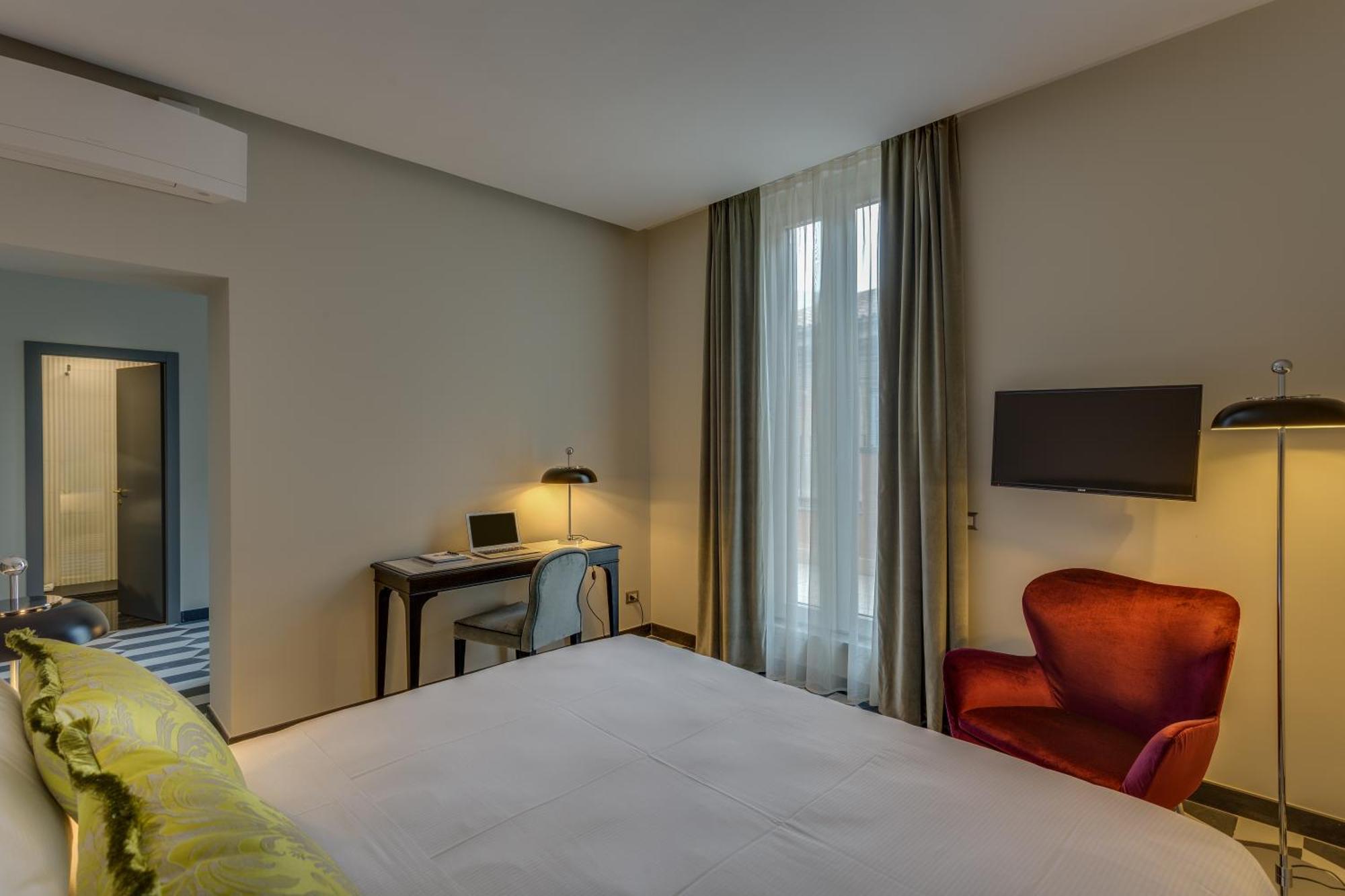 Suite Terrace,1279674607:JPEG