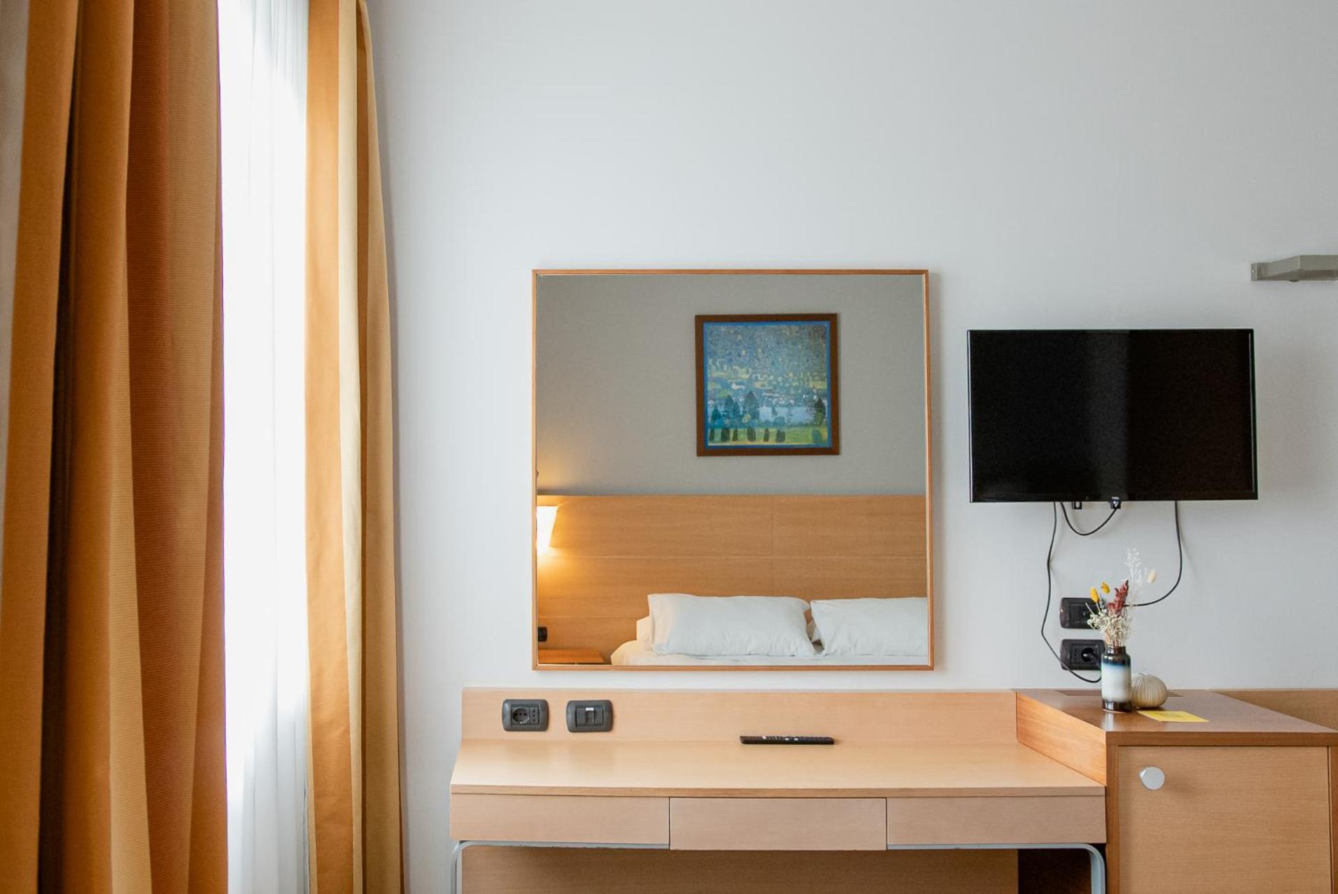 Classic Double Room,1574682311:JPEG