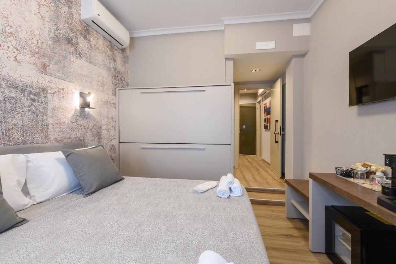 Deluxe Double Room,1400215055:JPEG