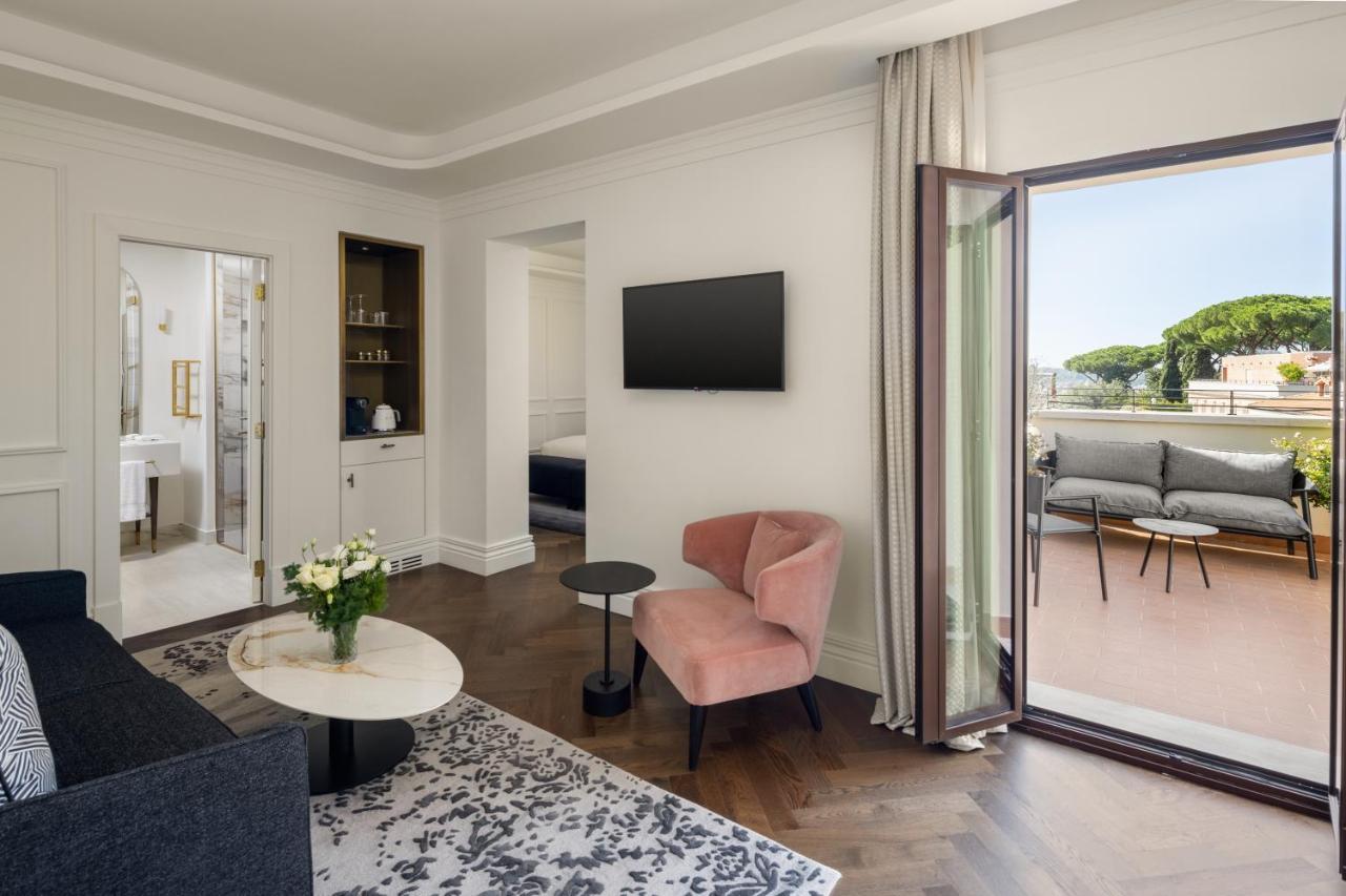 One-Bedroom Suite Balcony City Side