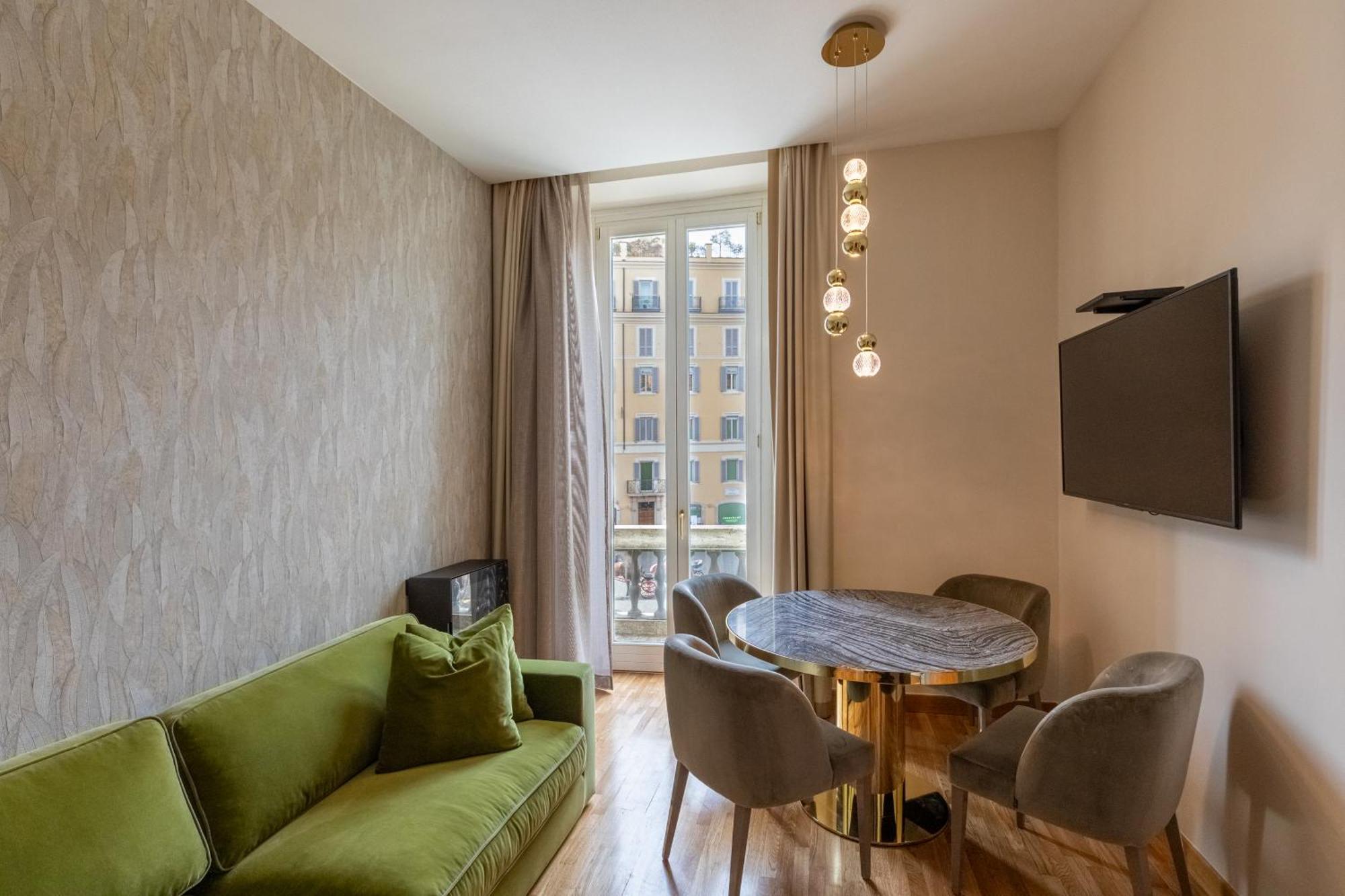 King Suite with Balcony,1594944744:JPEG