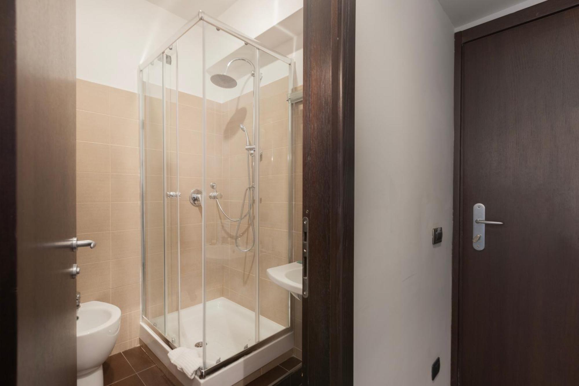 Double Room Private Bathroom