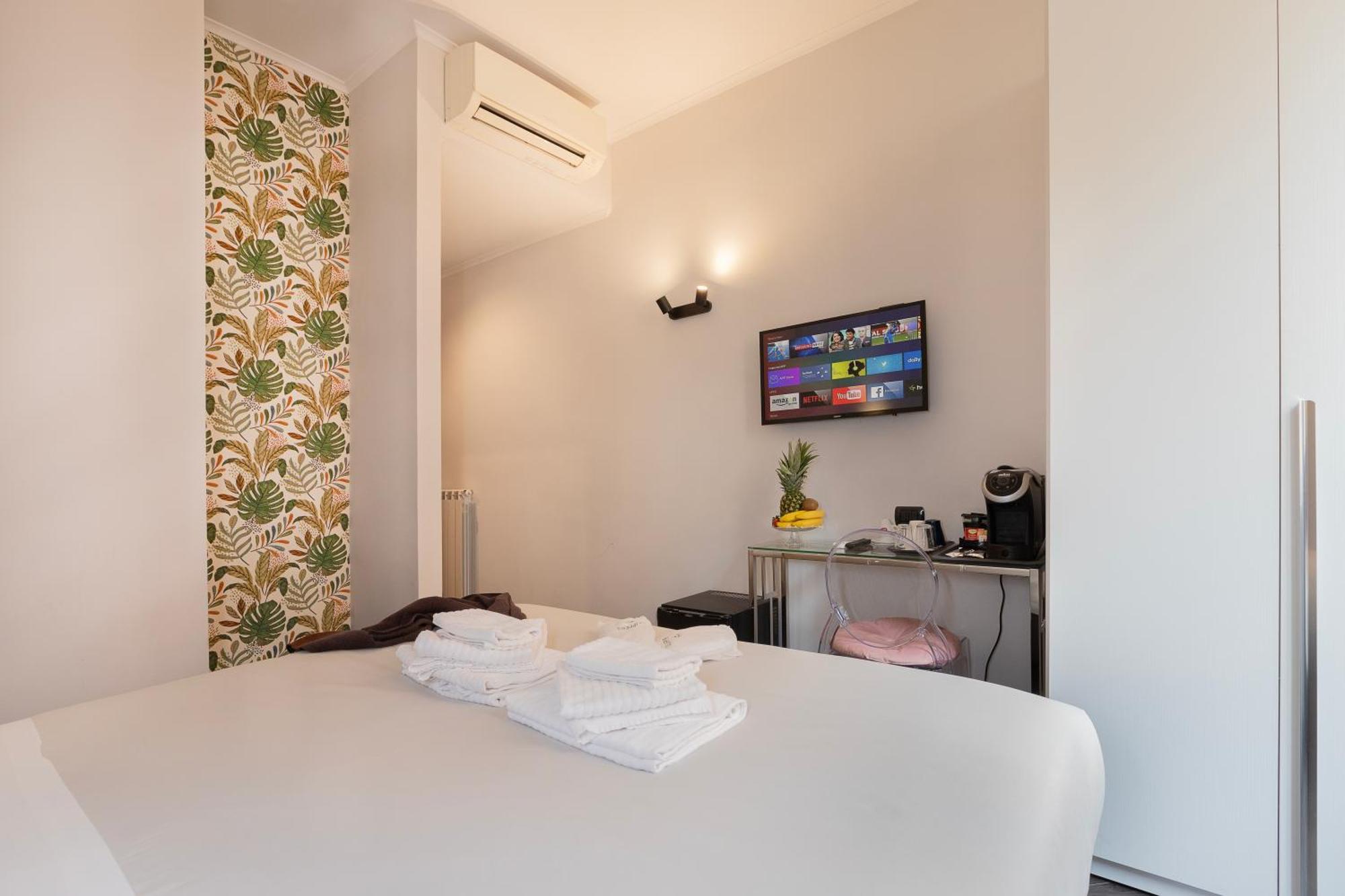 Double Room Private Bathroom
