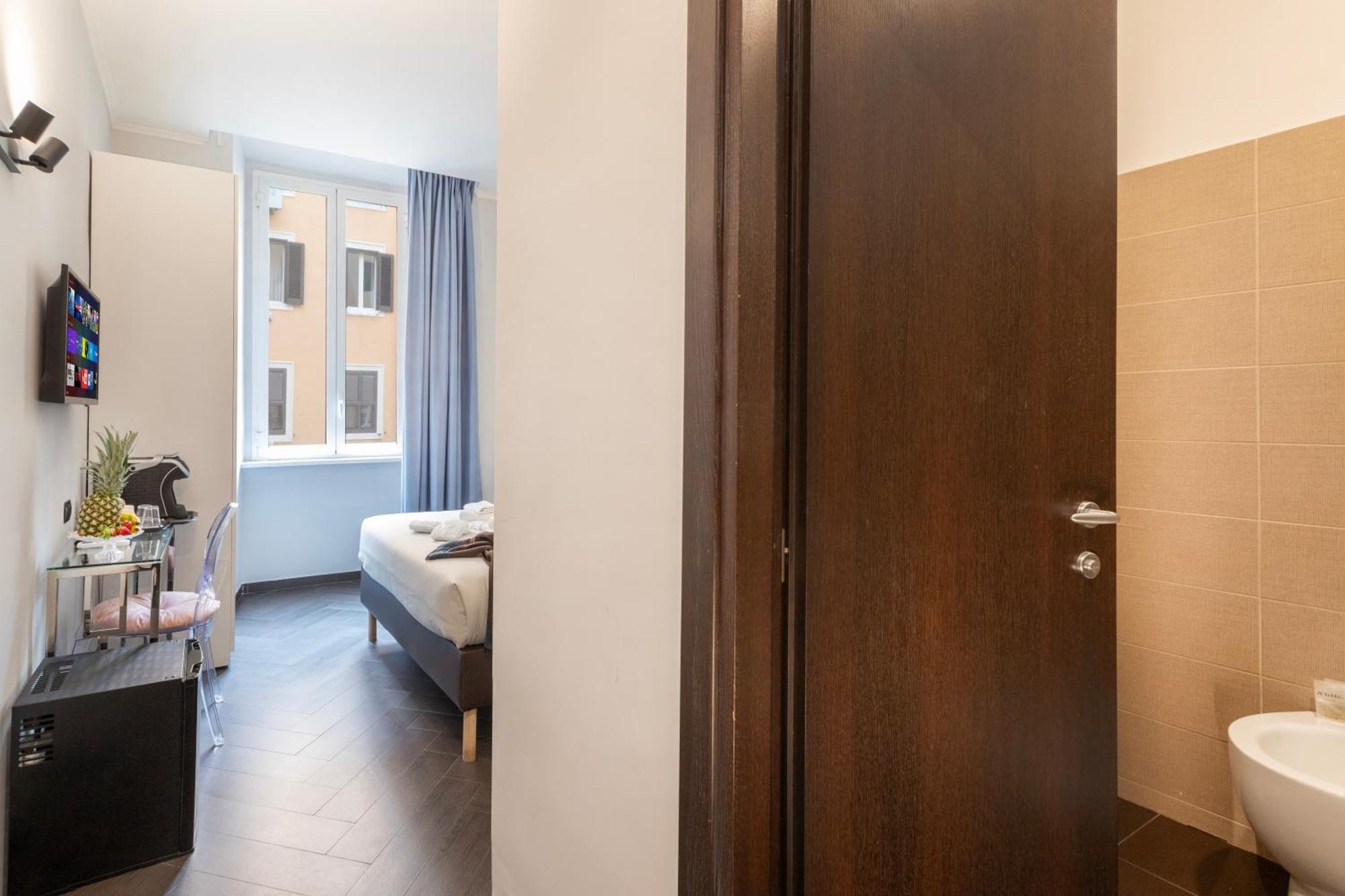 Double Room Private Bathroom