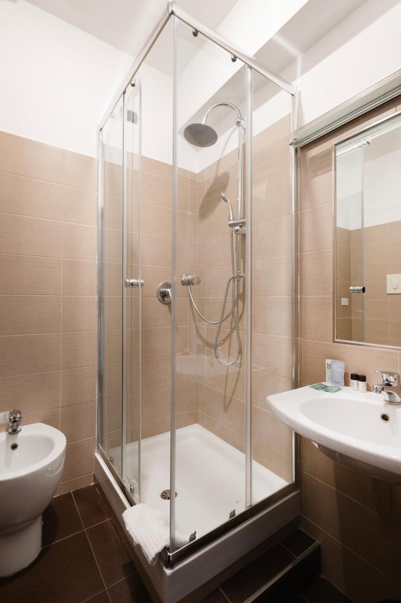 Double Room Private Bathroom