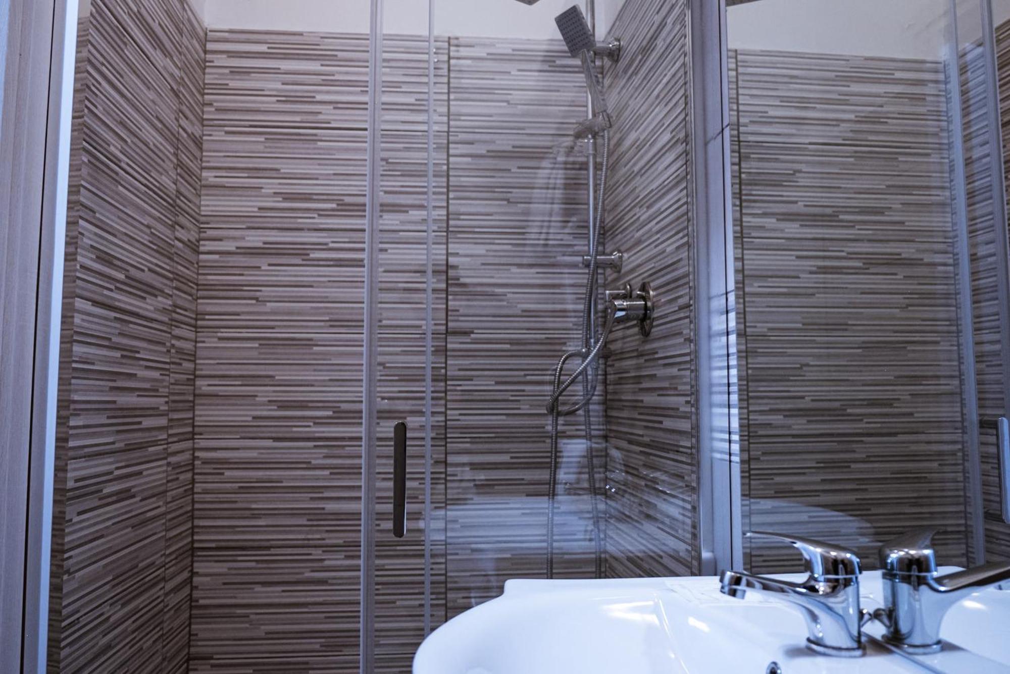 Single Room,1530129802:JPEG