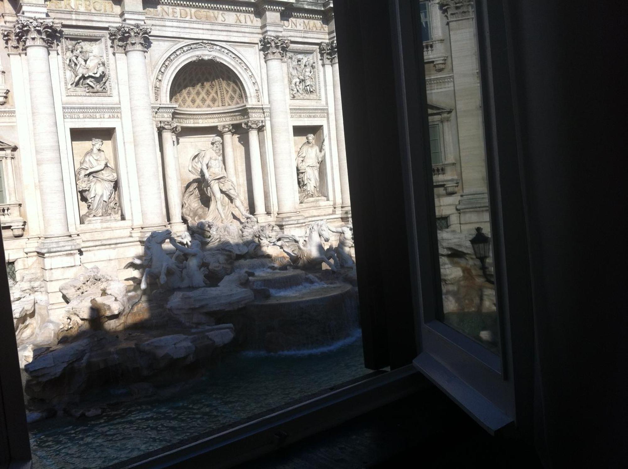 Double room with Trevi Fountain View,1279606630:JPEG