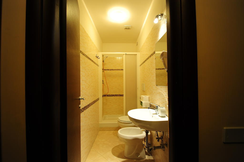 Triple Room,693617595:JPEG