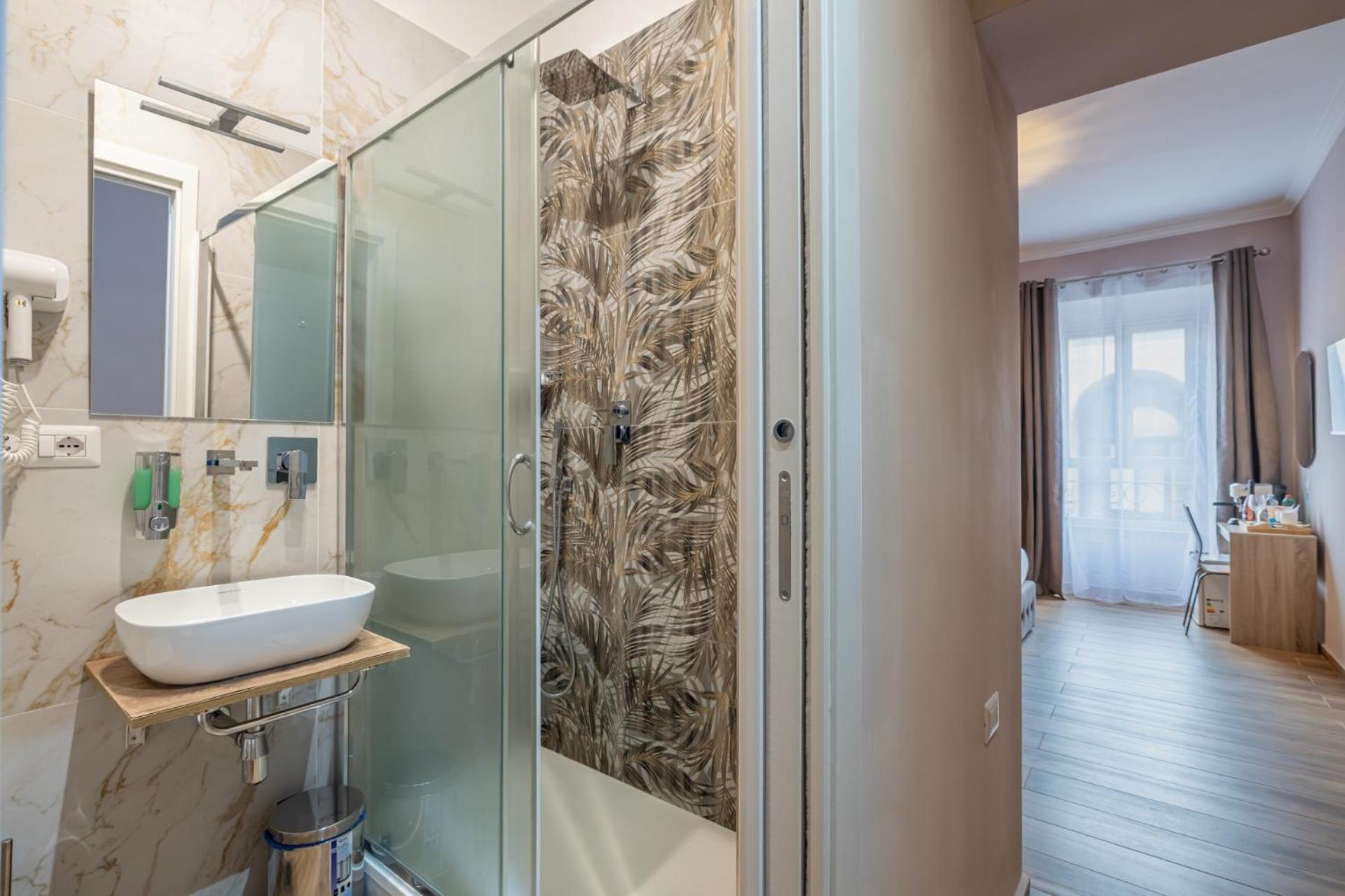 Double Room Private Bathroom