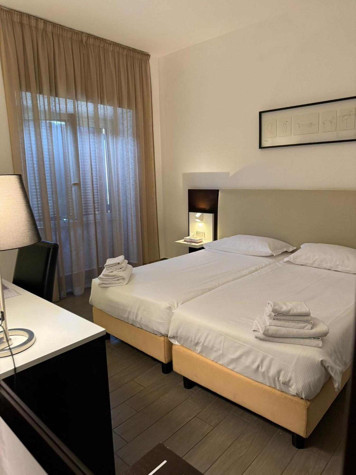 Double Room Open Sport Pool Access