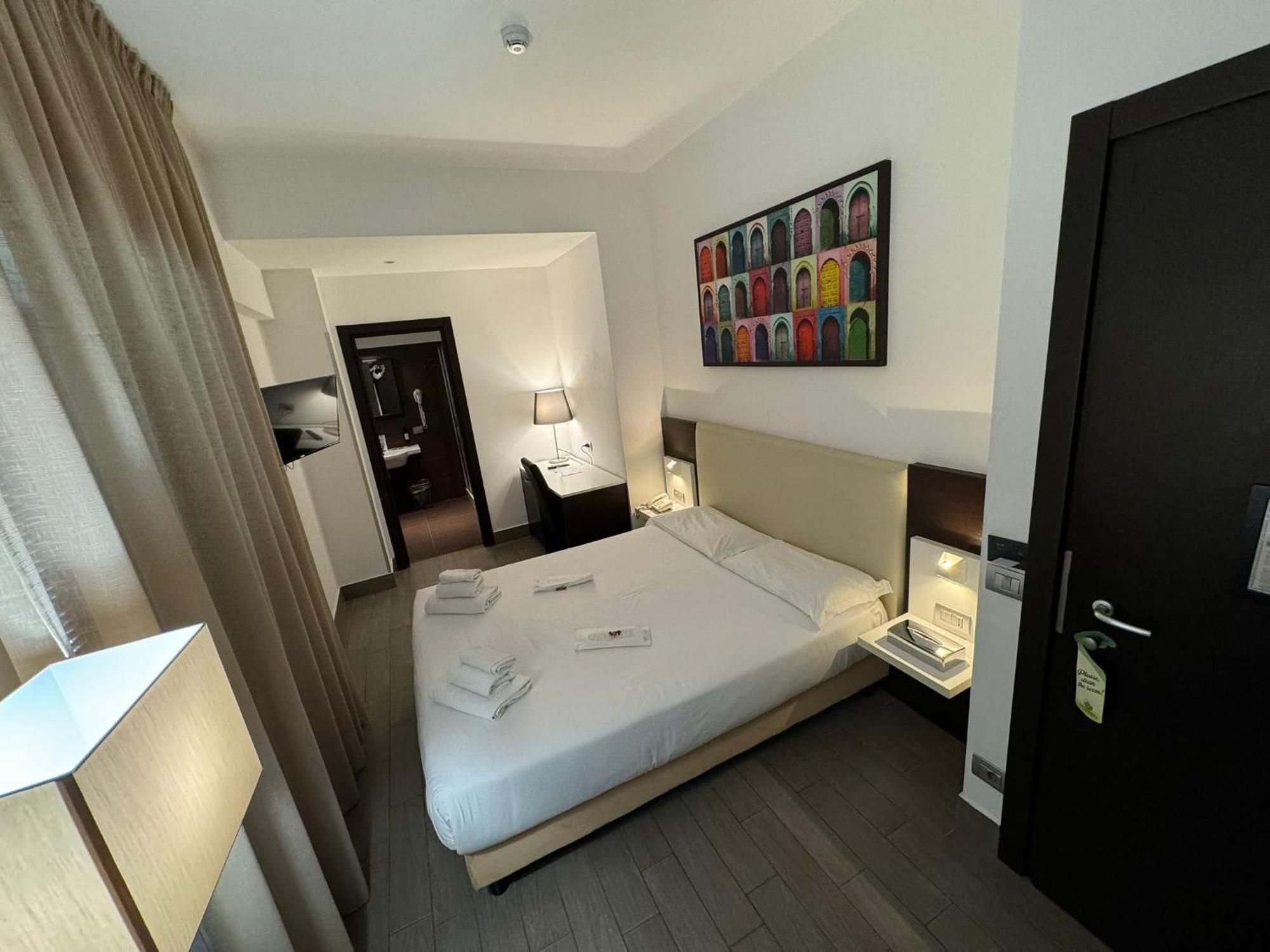 Double Room Open Sport Pool Access