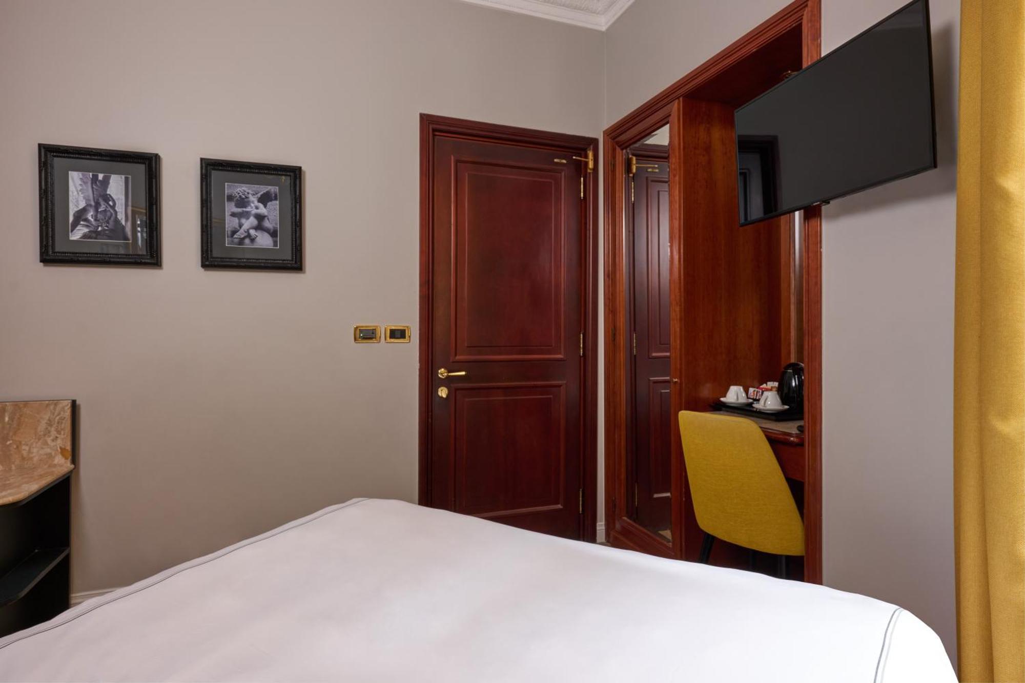 Single Room,1709810323:JPEG