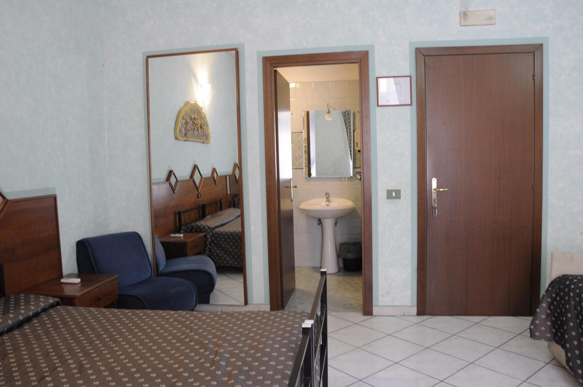 Double Room Private Bathroom