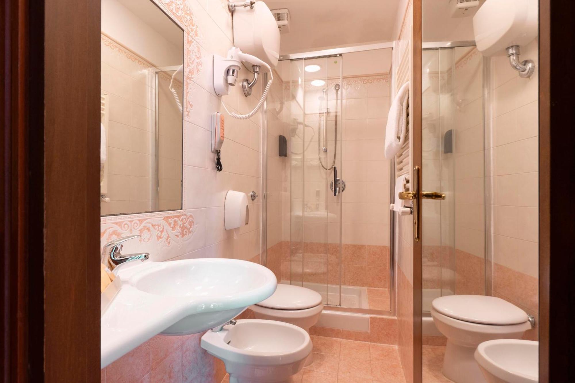 Double Room with Private External Bathroom,1633679963:JPEG