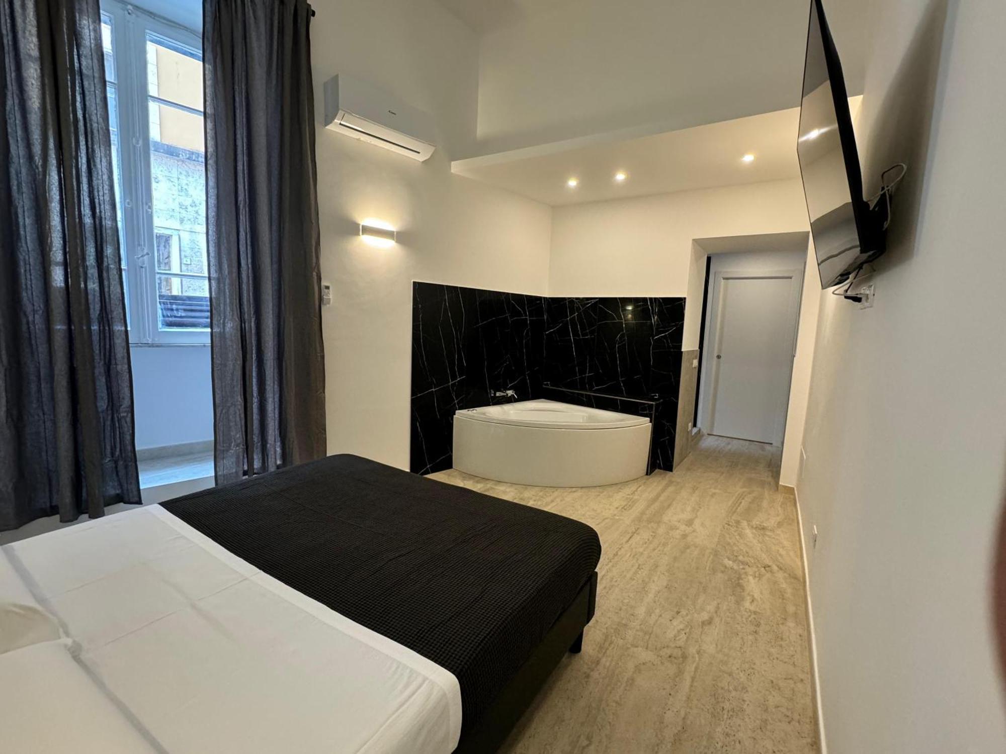 Suite with Hot Tub