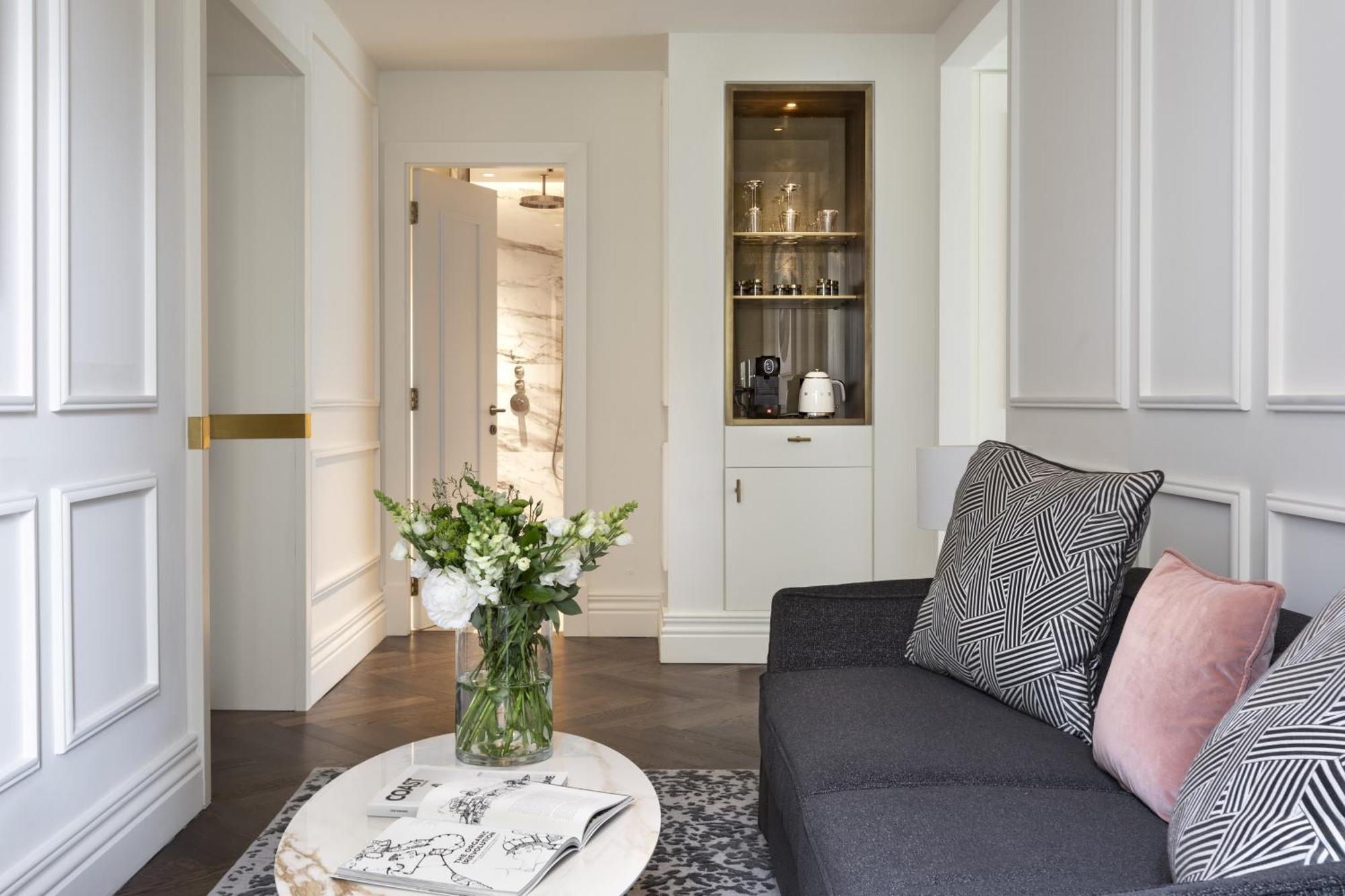 One-Bedroom Suite Street View