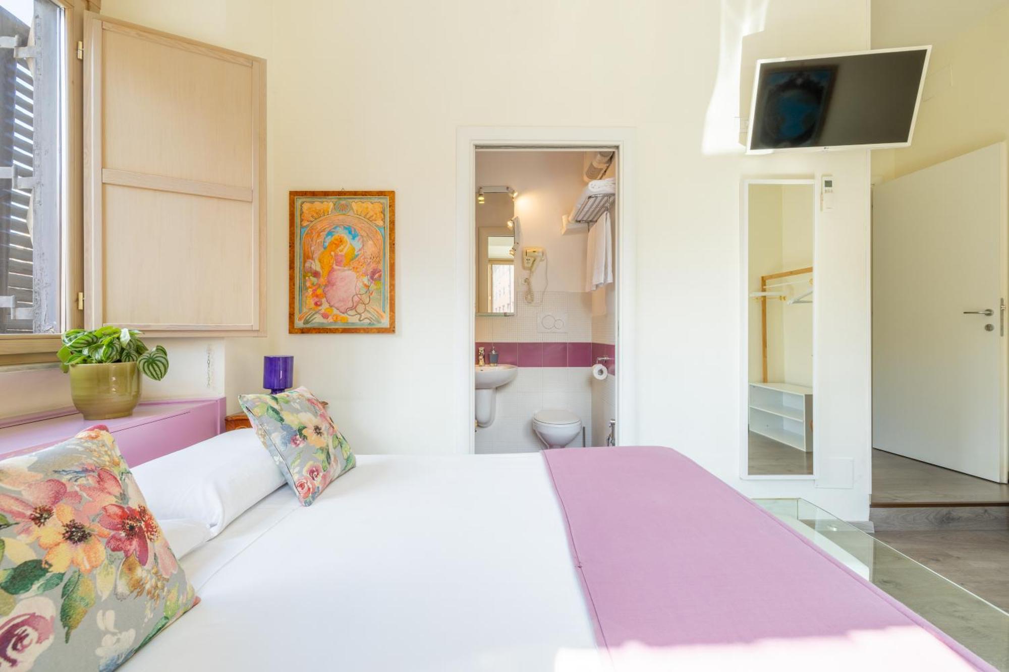 Deluxe Double or Twin Room City View