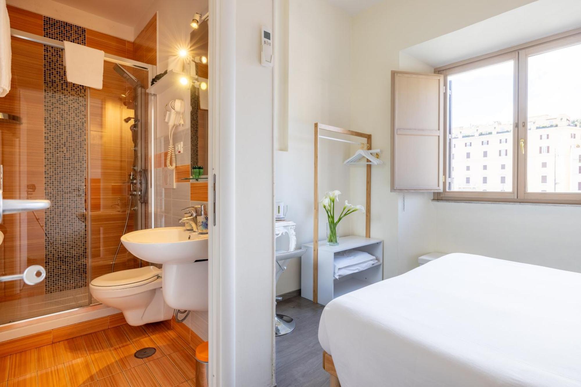 Deluxe Double or Twin Room City View