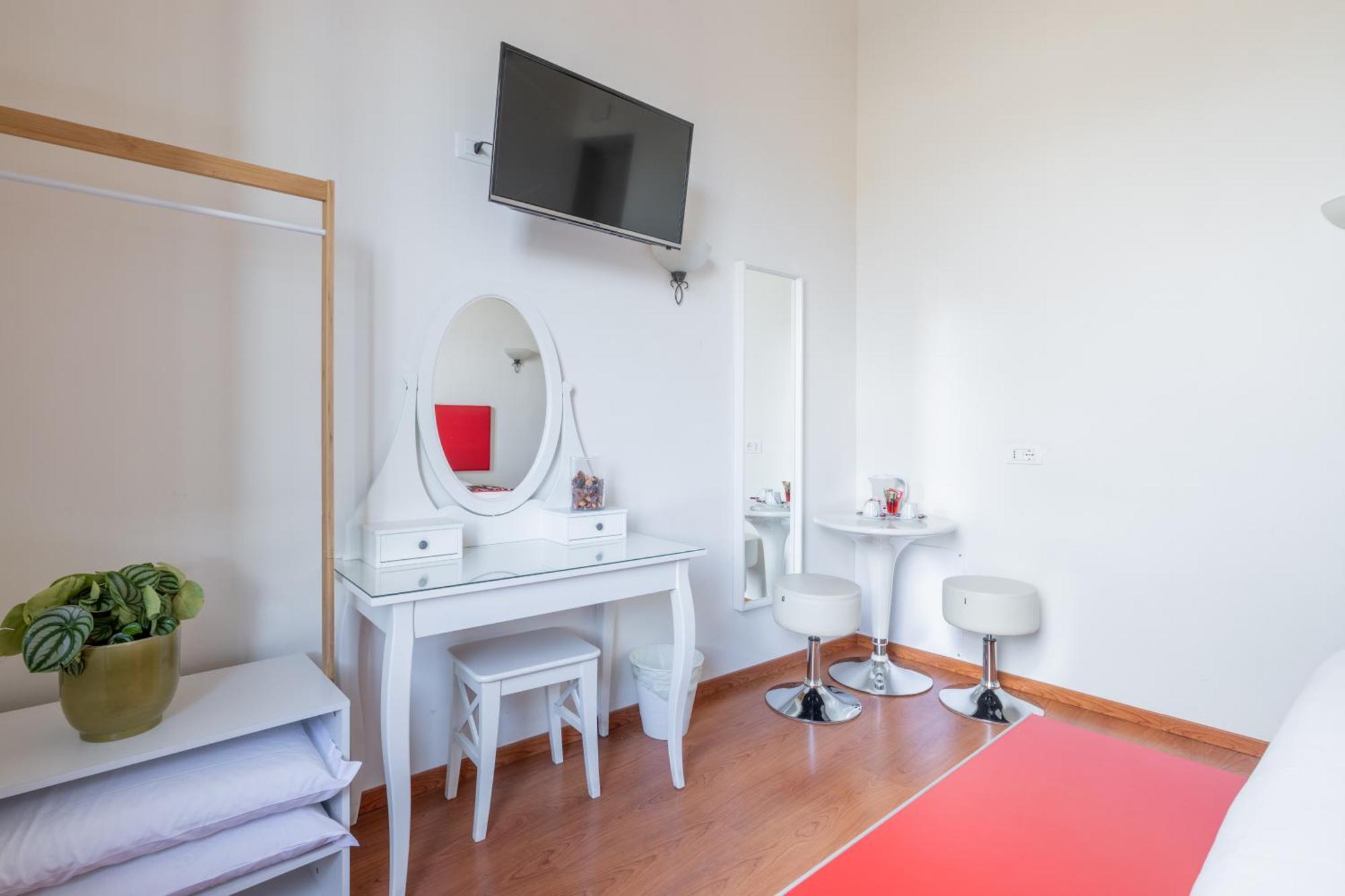 Deluxe Double or Twin Room City View