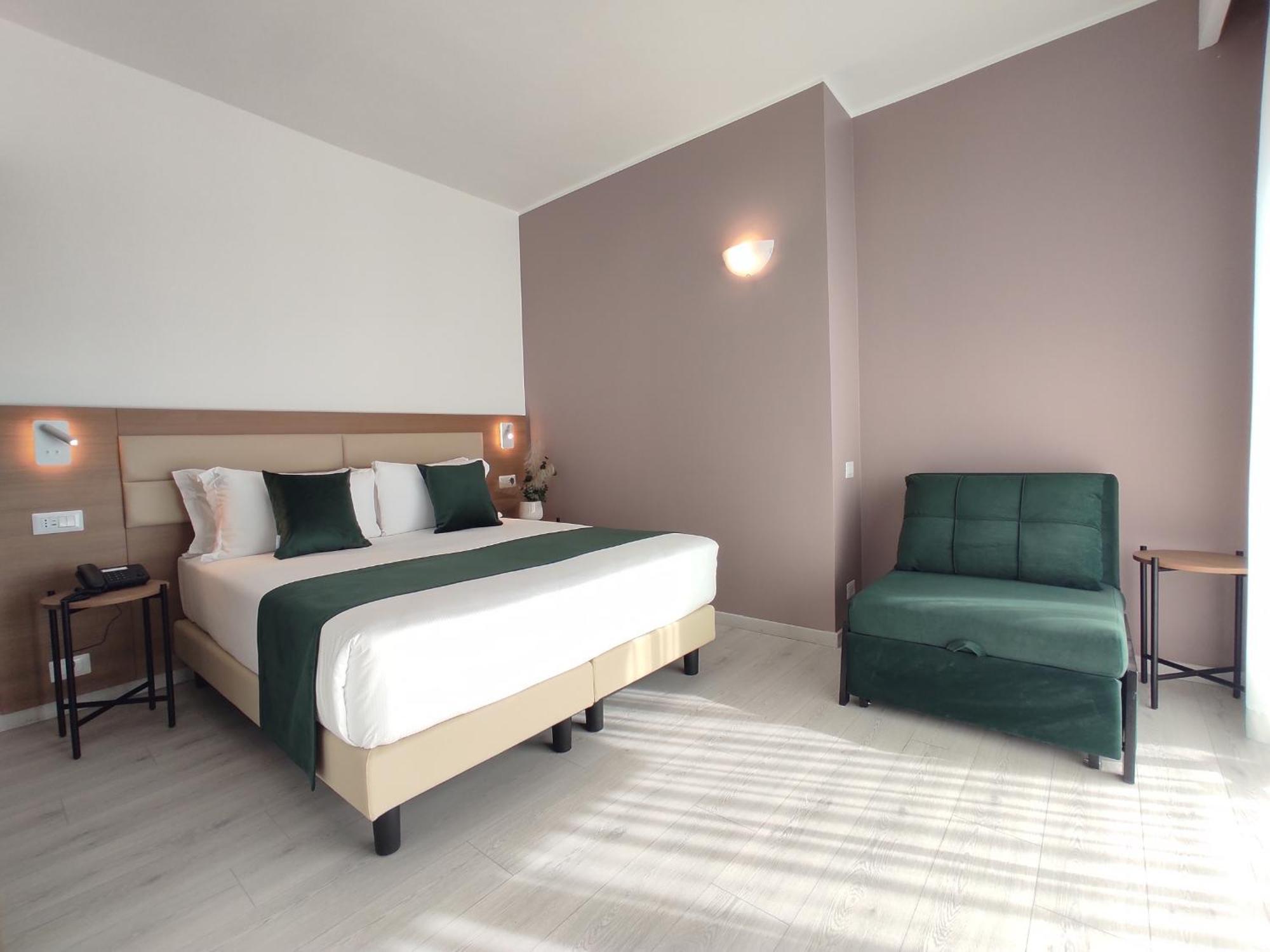 Deluxe Double or Twin Room with Balcony
