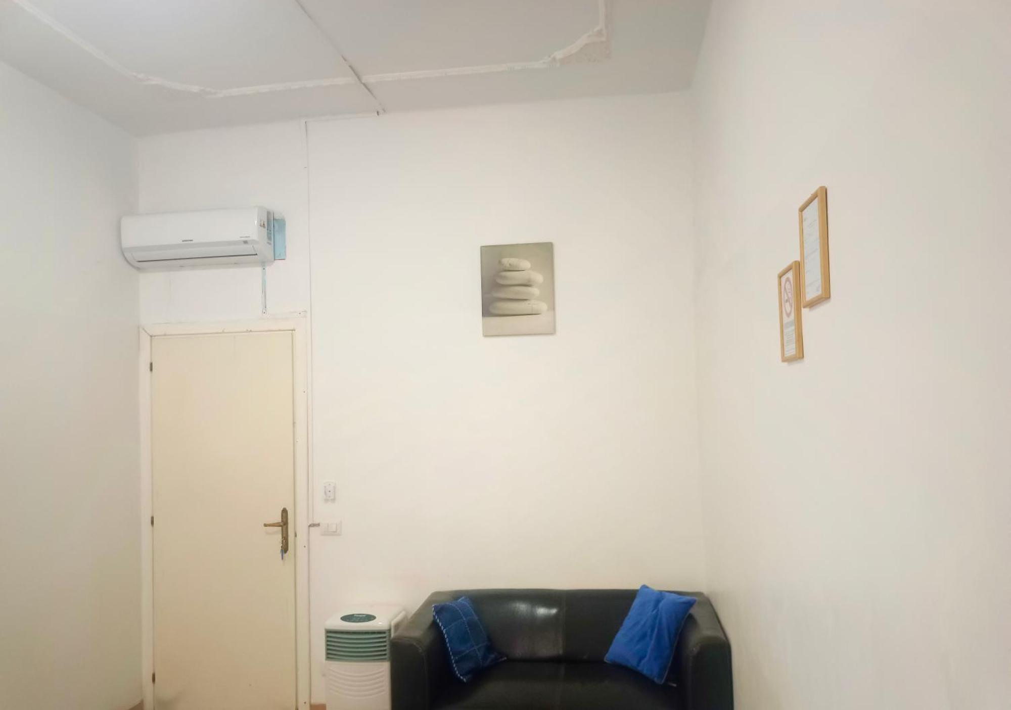 Twin Room with Shared Toilet