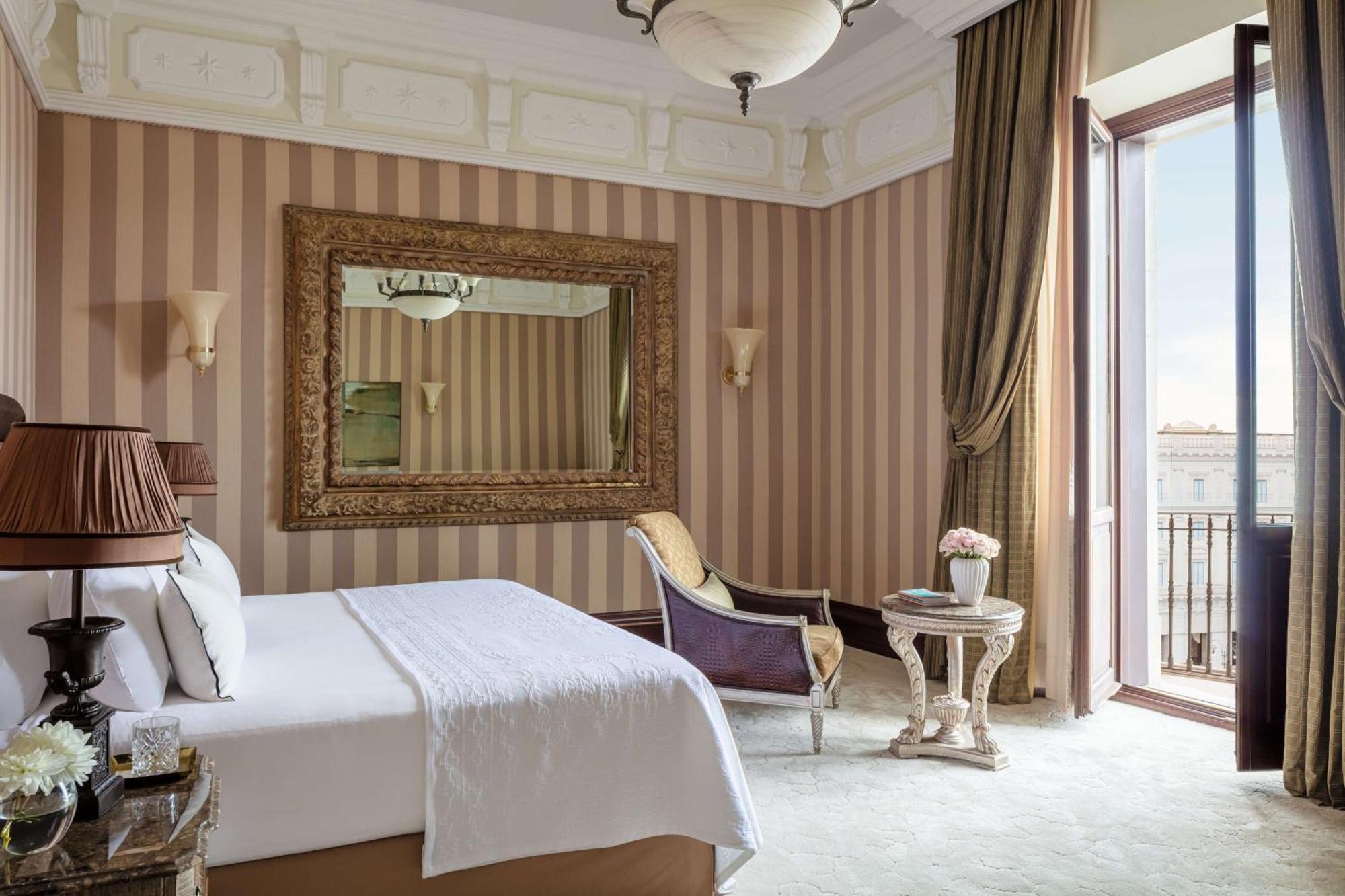 Junior Suite Piazza View,1729993033:JPEG
