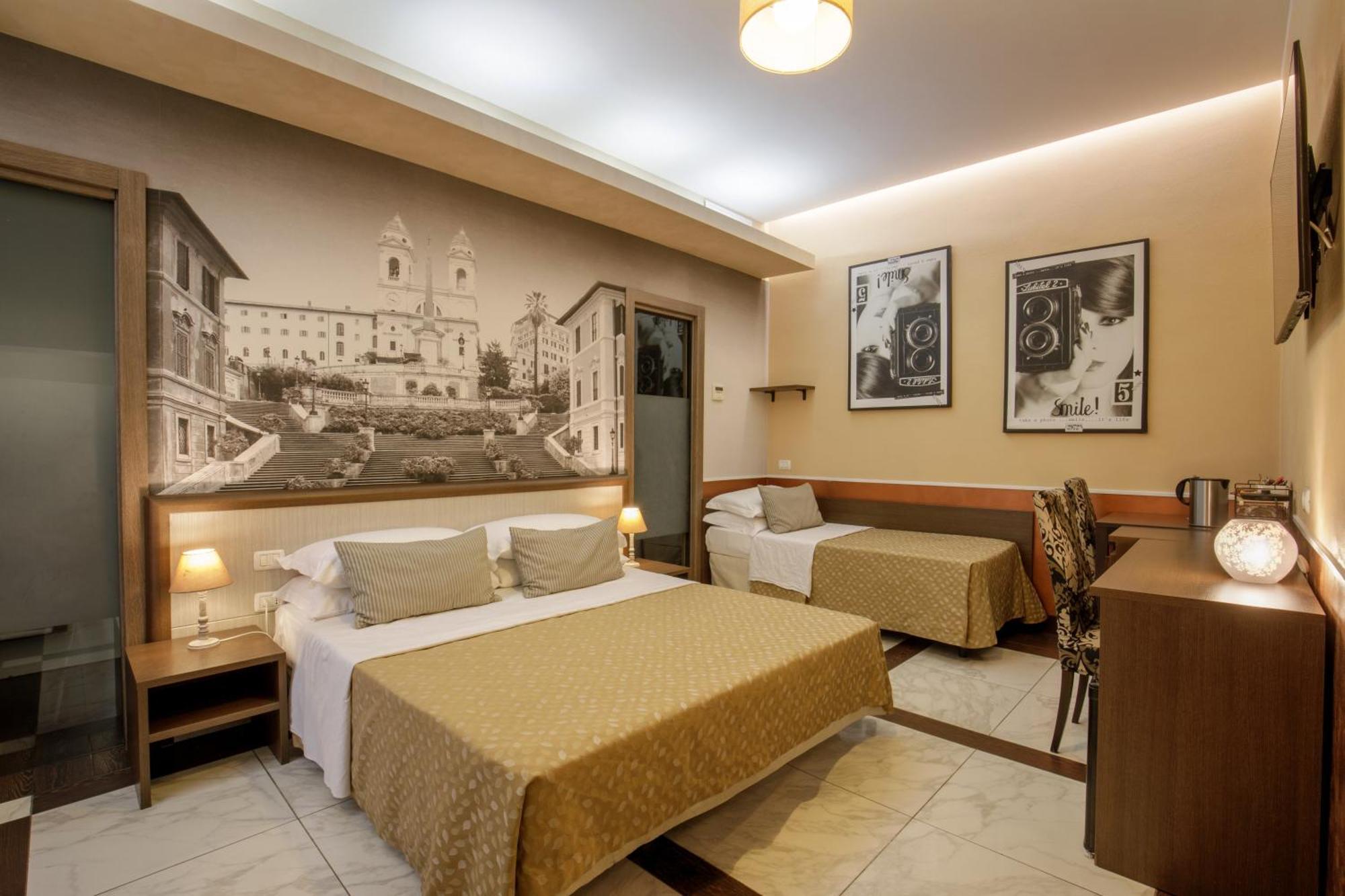 Quintuple Room