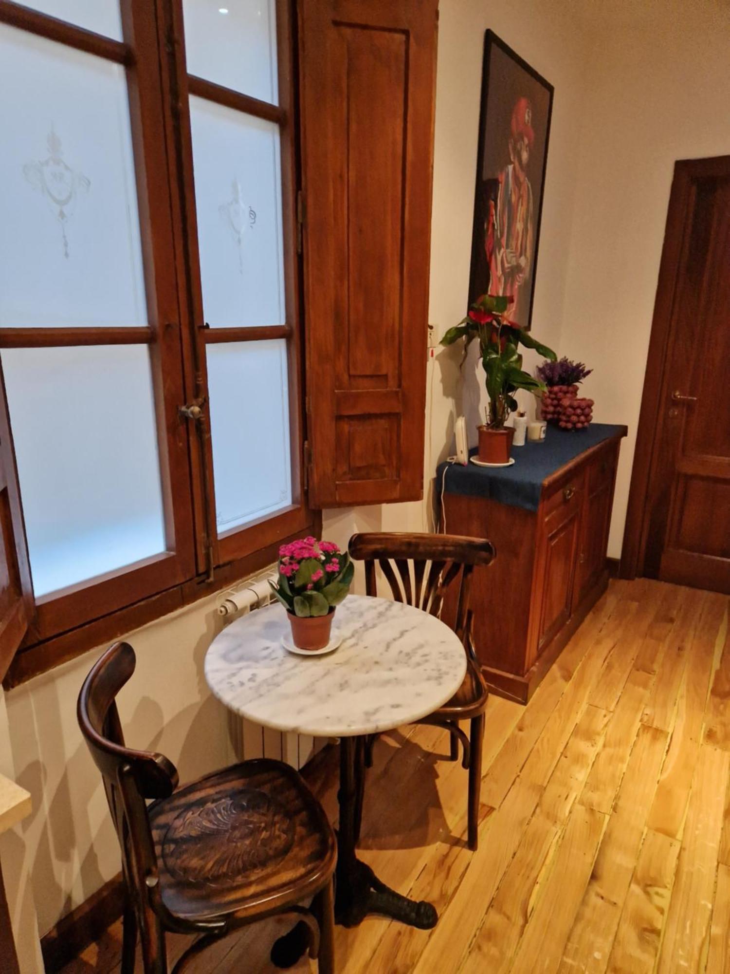 Double Room Private Bathroom