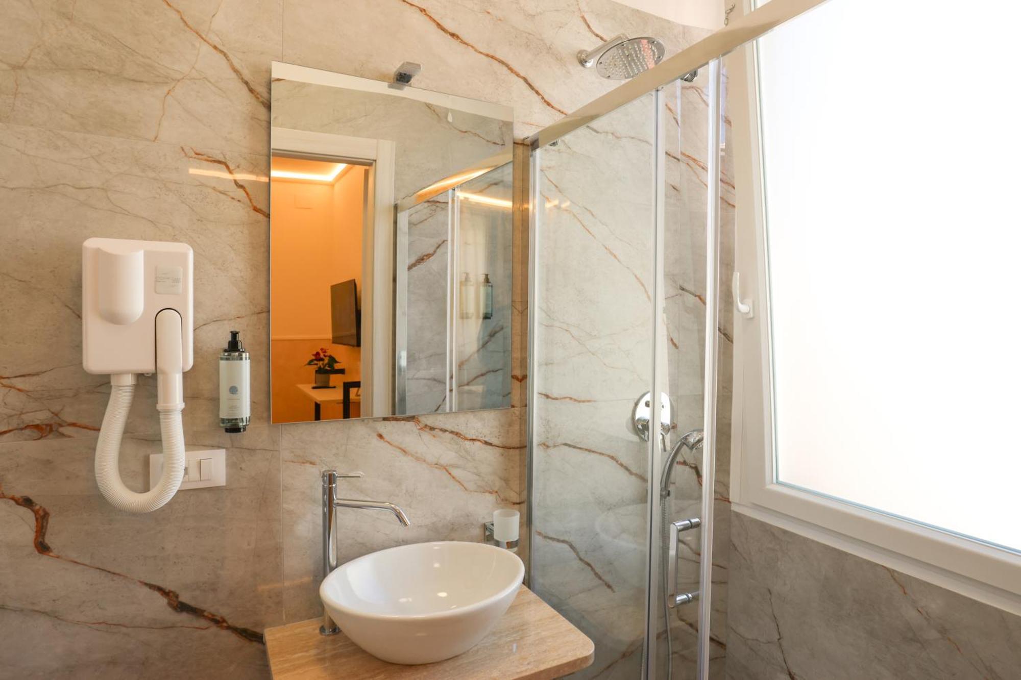 Double Room Ensuite Private Bathroom