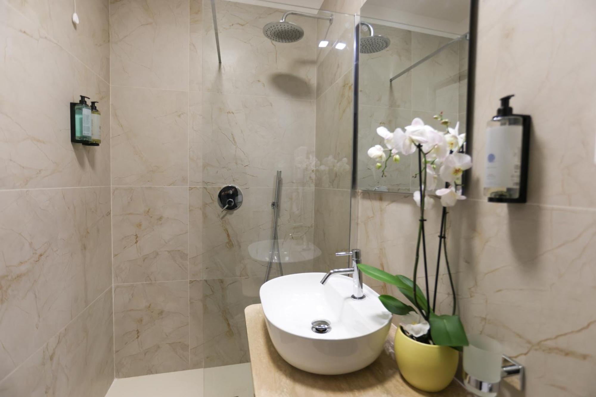 Quadruple Room Private Bathroom