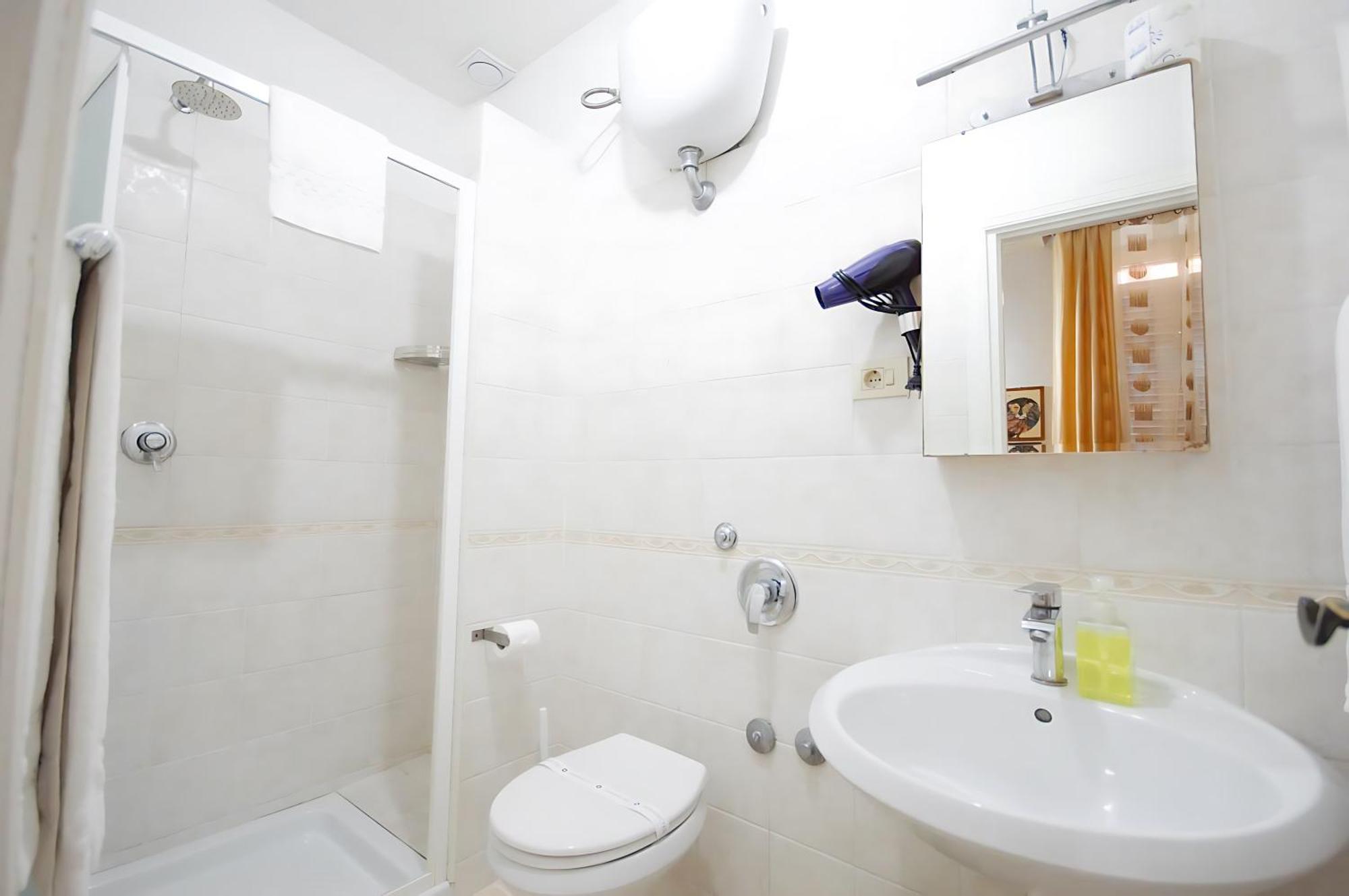 Triple Room Private Bathroom