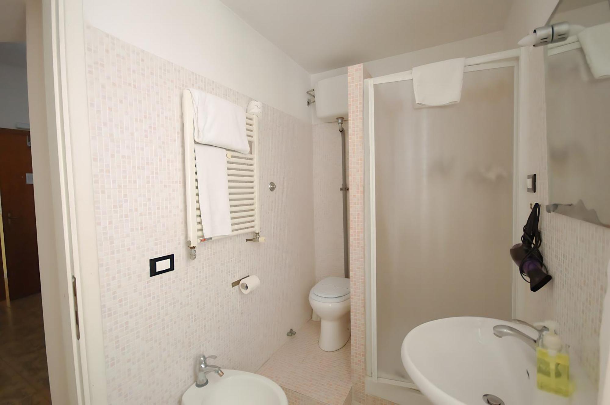 Single Room Private Bathroom
