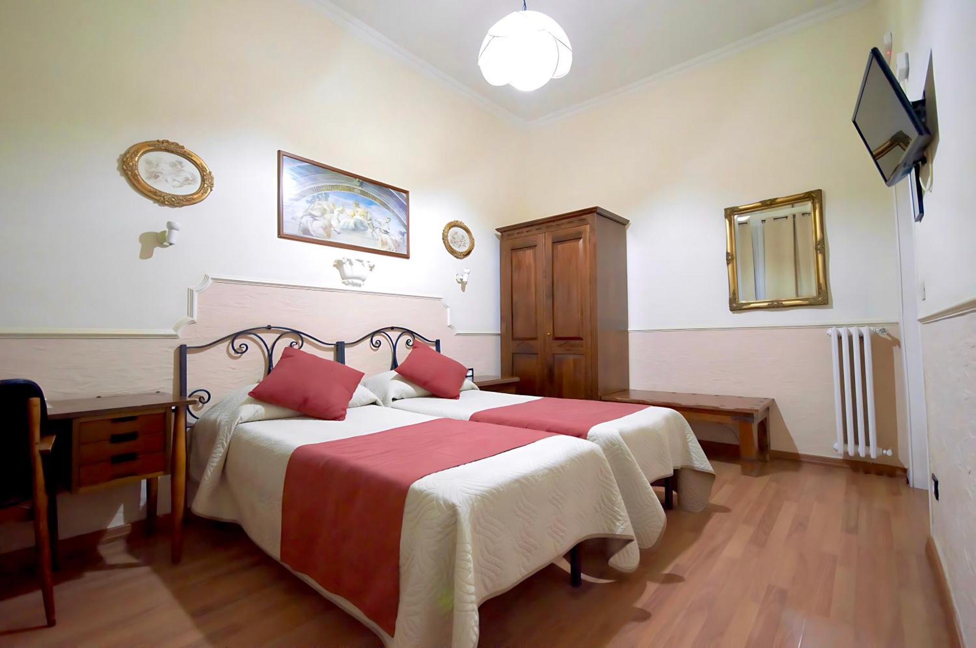 Double or Twin Room Private Bathroom