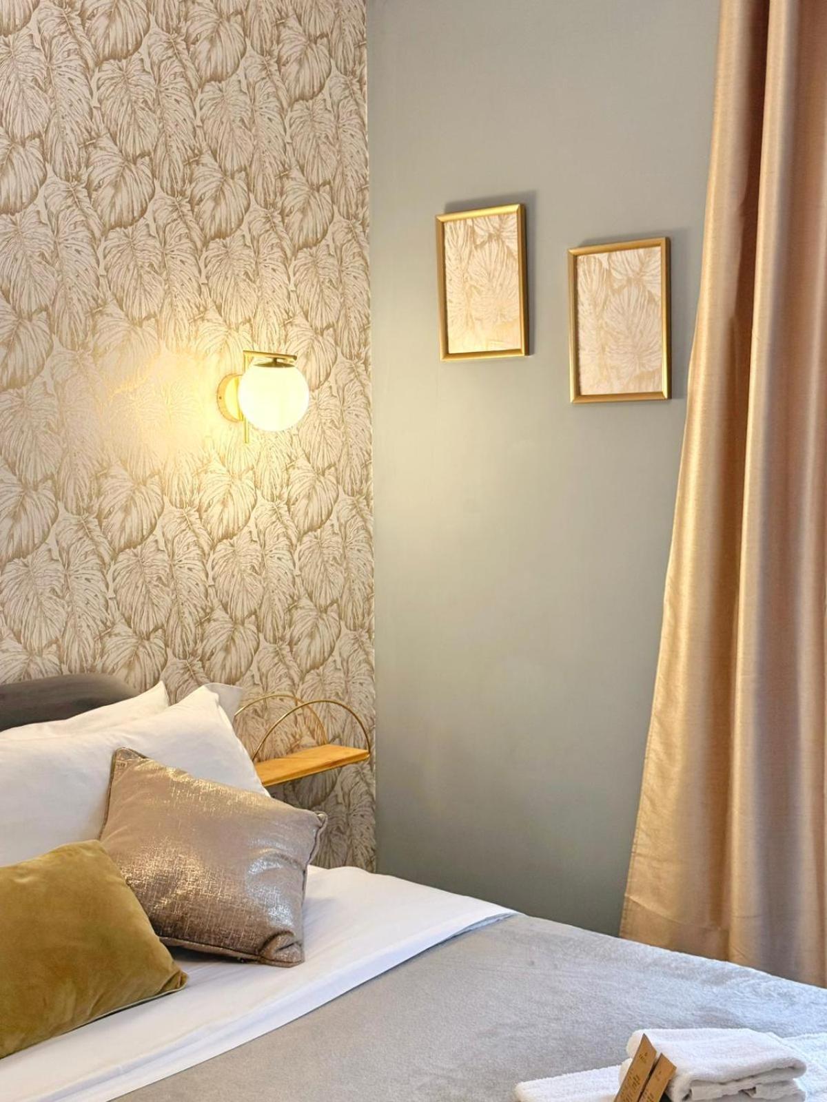King Room with Spa Bath