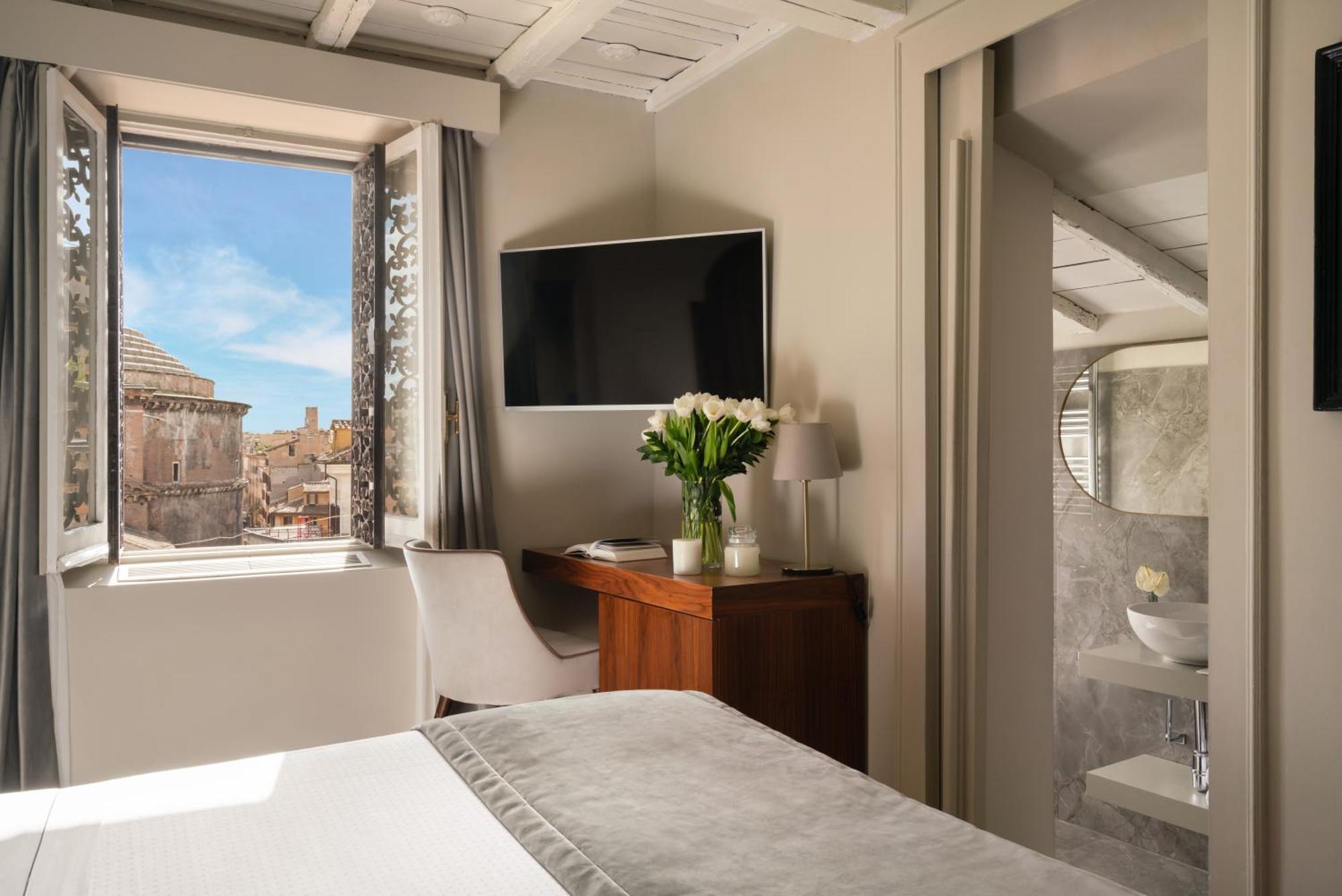 King Suite Balcony Separate Building