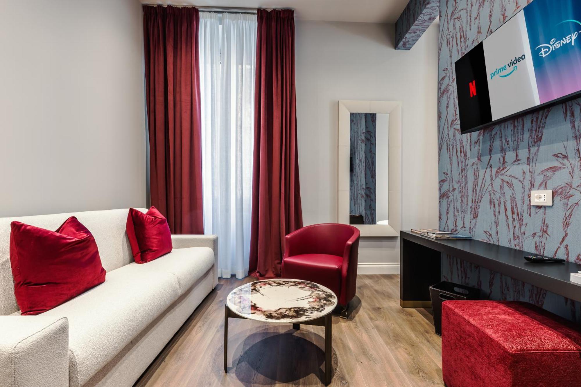 Deluxe King Room