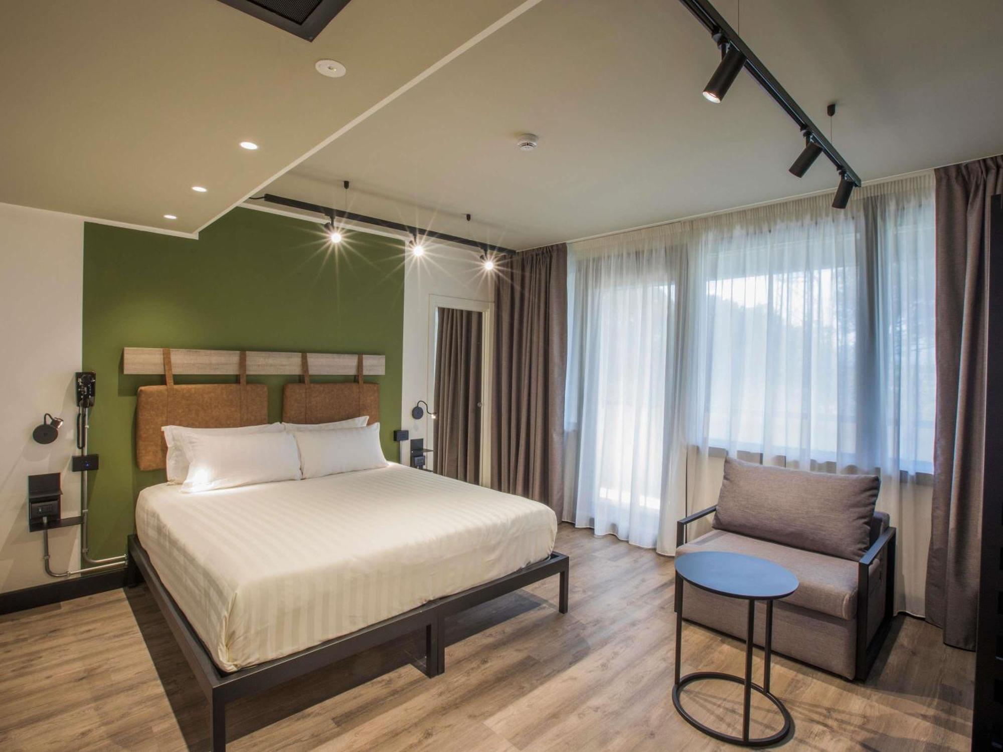 Superior Double Room Sofa Bed Balcony