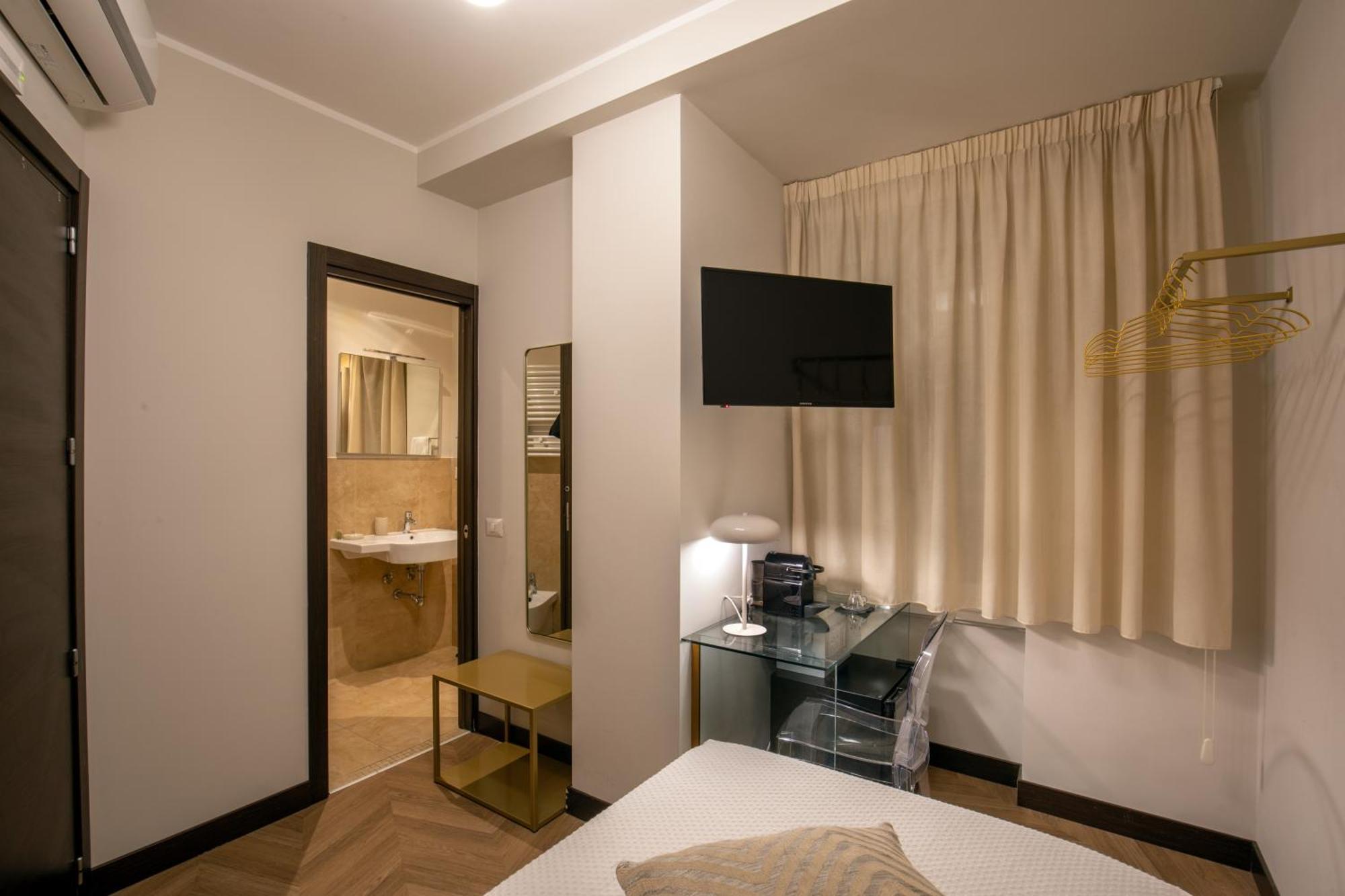 Small Single Room