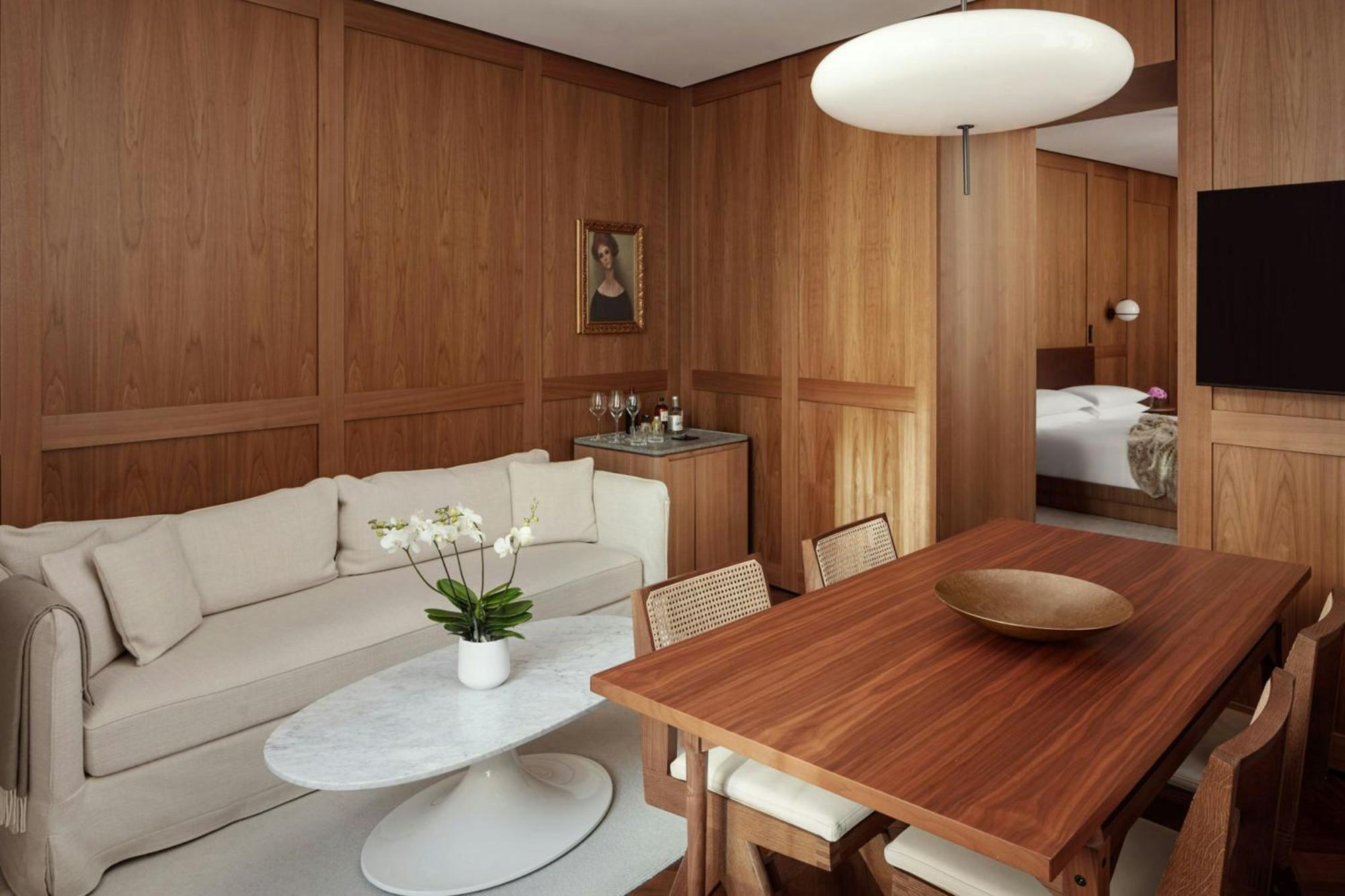 Signature King Suite